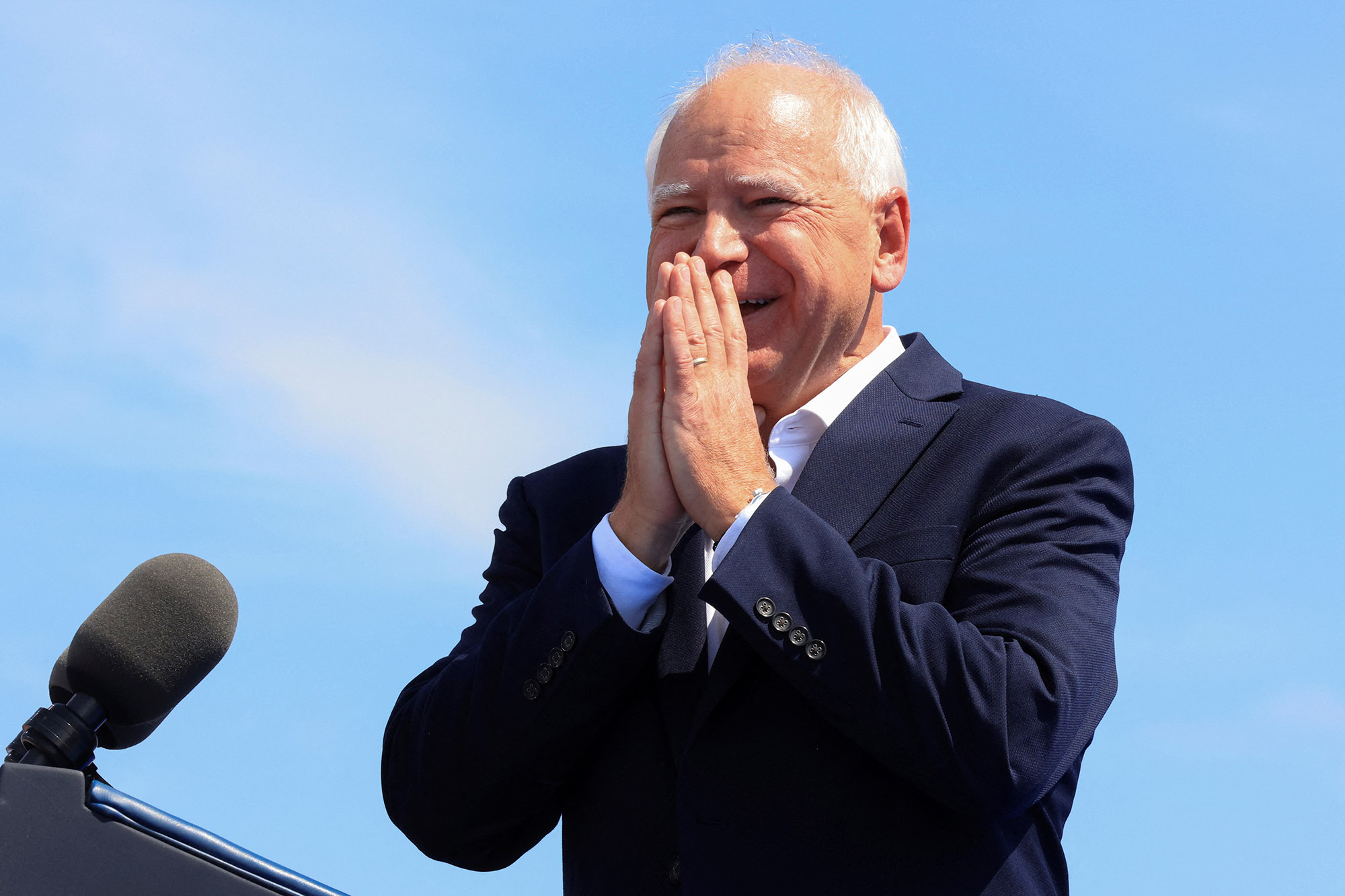 Fed-up Minnesotans warn Tim Walz uses Midwest charm to drive far-left policies: ‘He will stab you in the back’