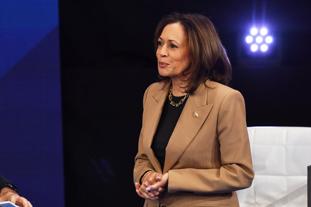 Kamala Harris blames Trump, rips billionaires’ ‘club’ for Washington Post’s non-endorsement