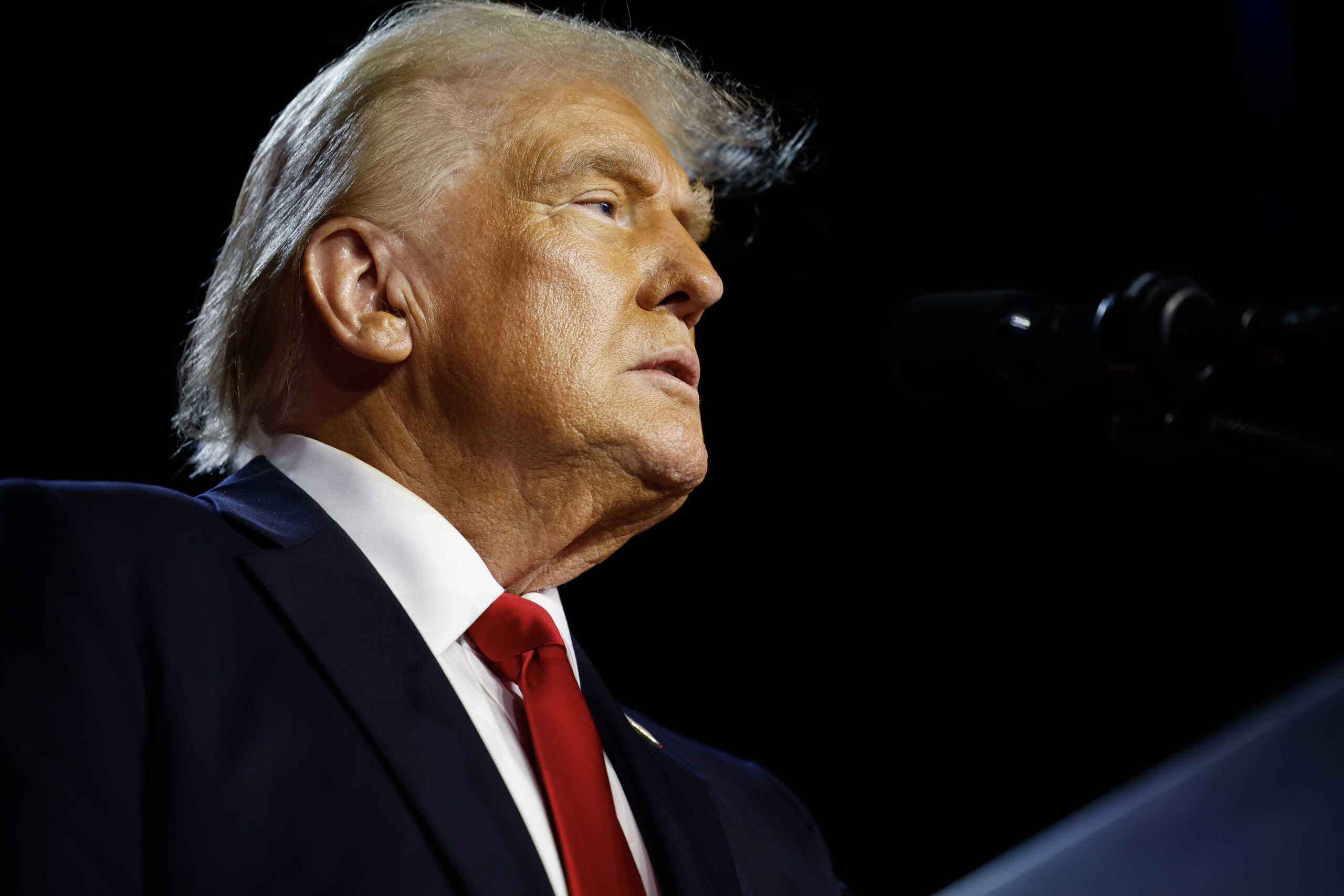 After a Friday night flurry, Trump’s Cabinet is complete