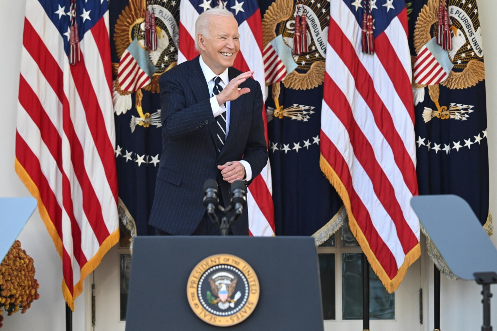 Grinning Biden says ‘setbacks are unavoidable’ in first appearance since Kamala Harris’ election flop, blows kiss to outgoing team