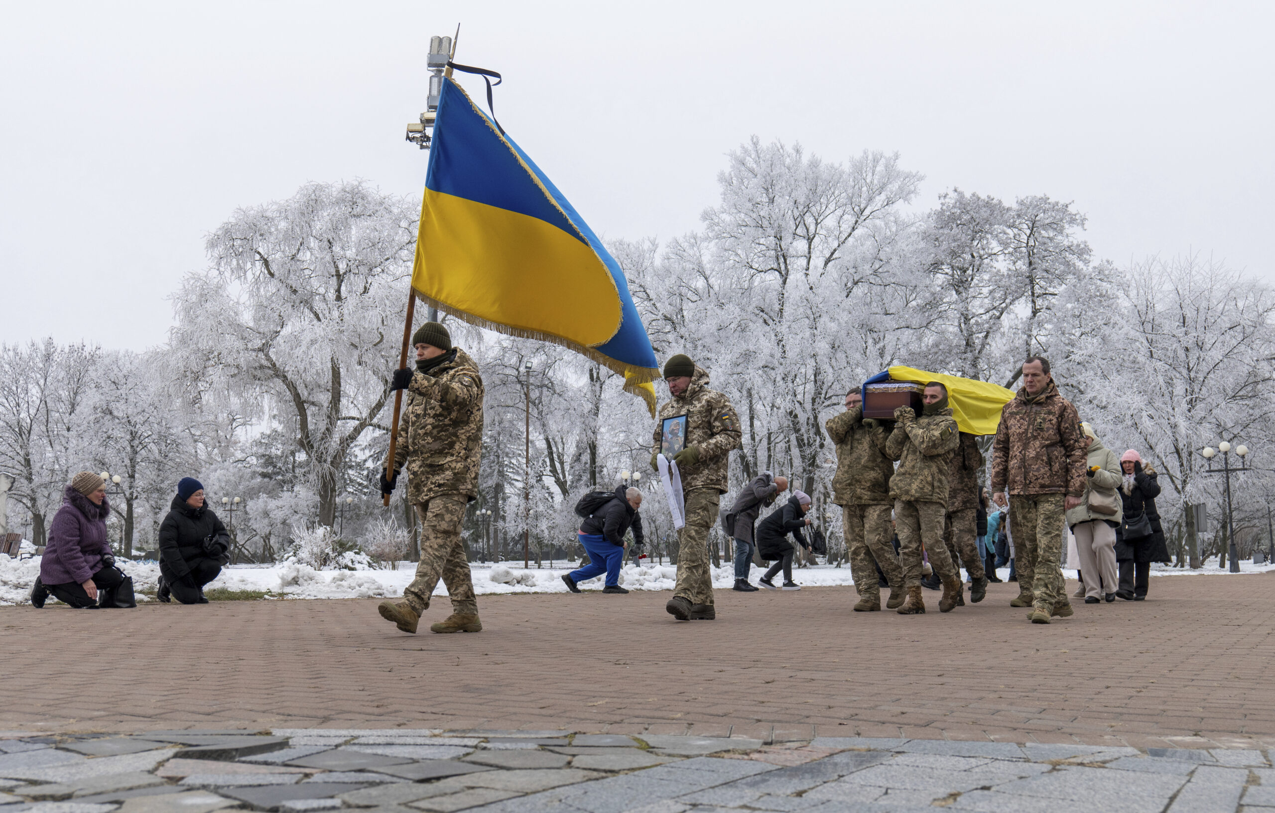 White House urges Ukraine to lower draft age to 18 amid troop shortage: report