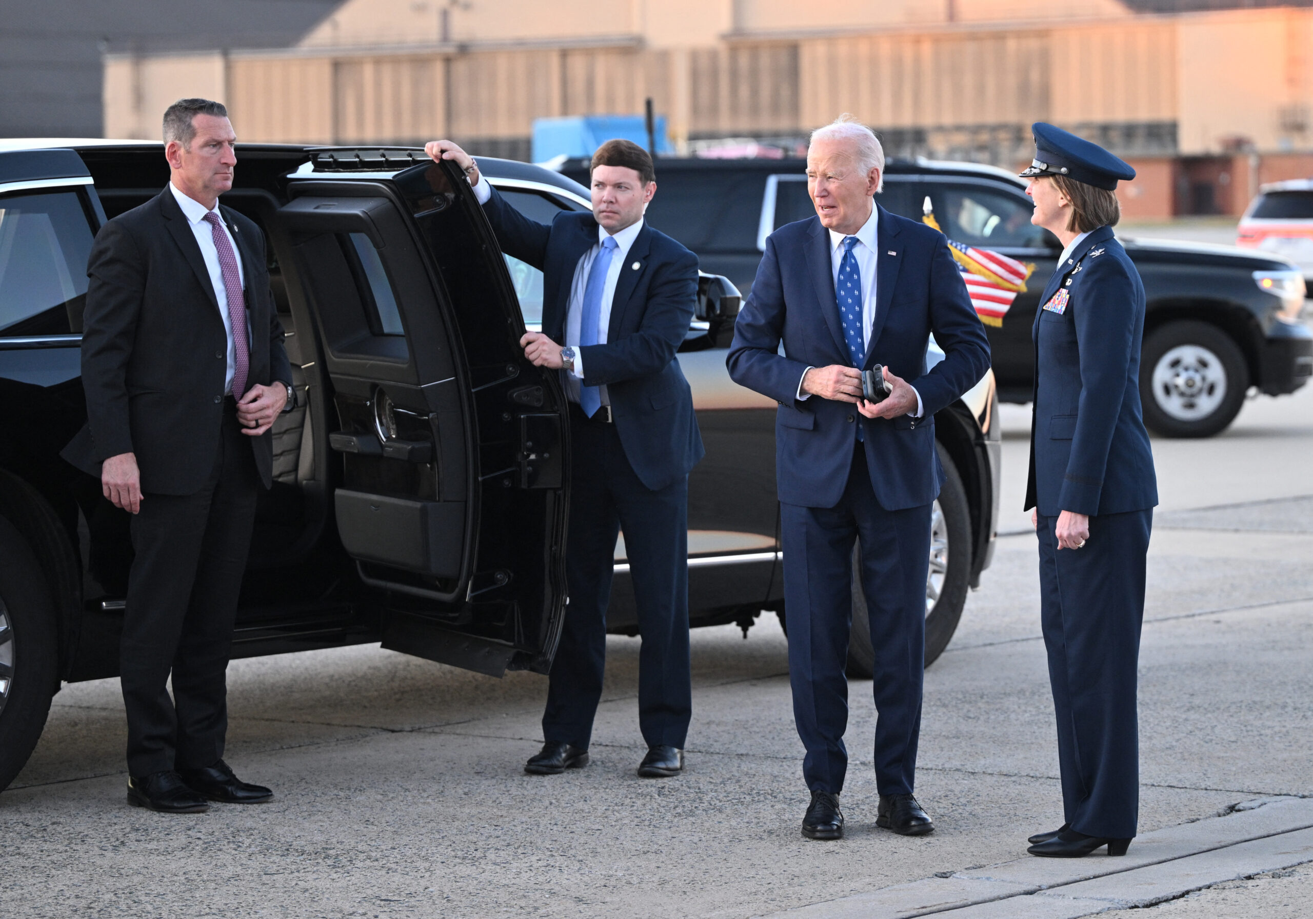 Biden family heads to Nantucket for final Thanksgiving of presidency as speculation swirls around potential Hunter pardon