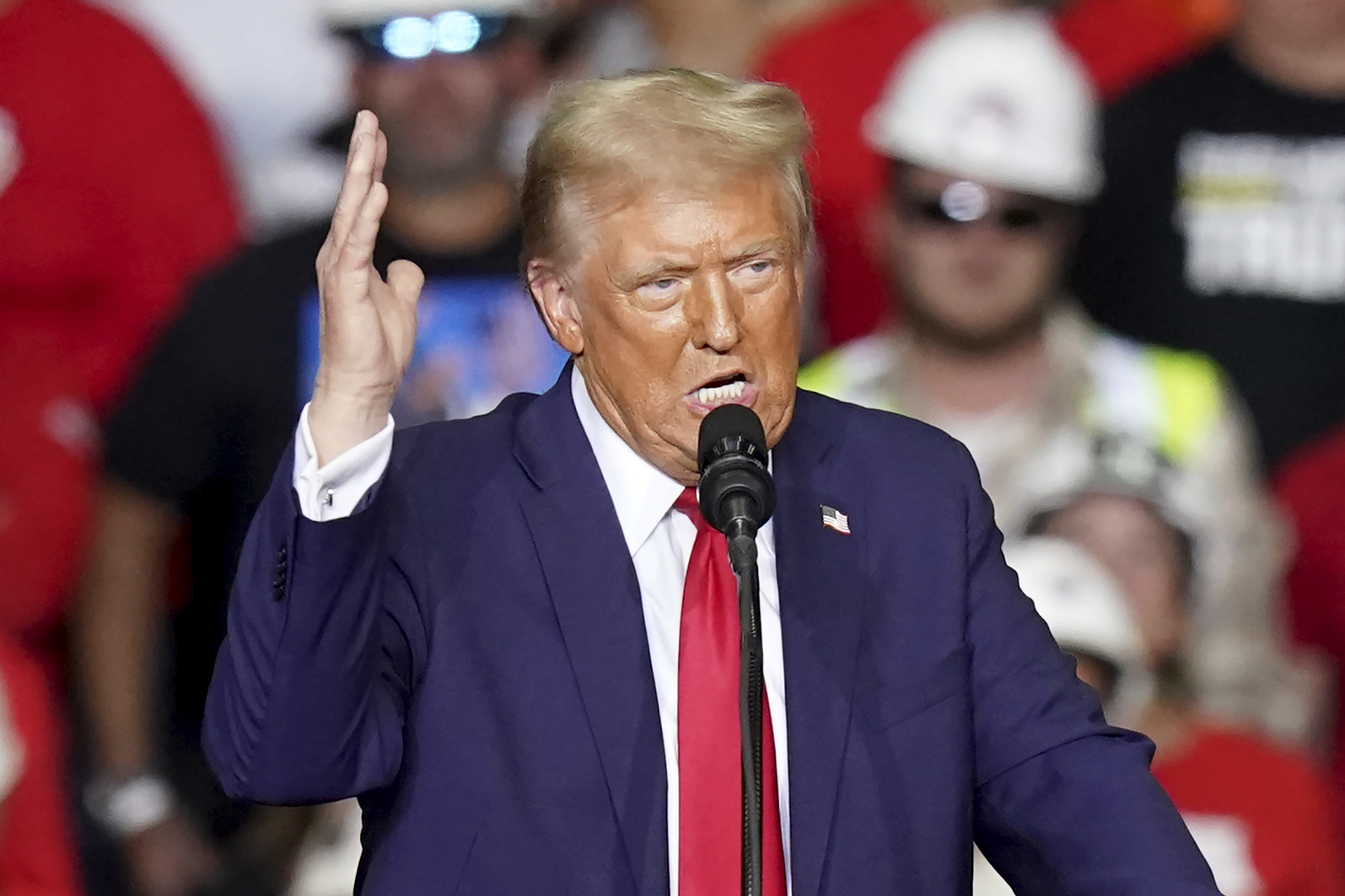 Trump eyeing privatizing US Postal Service: report