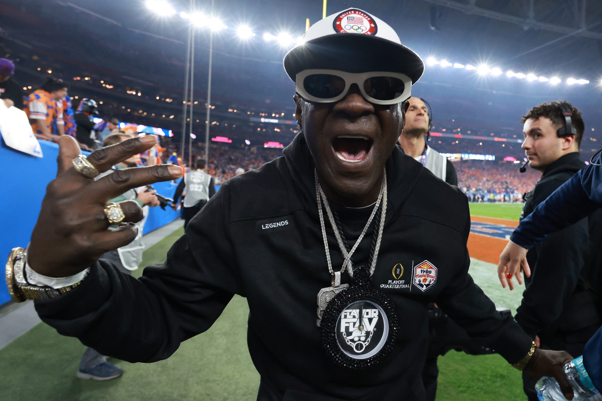 Flavor Flav defends Selena Gomez’s viral post sobbing over ICE raids