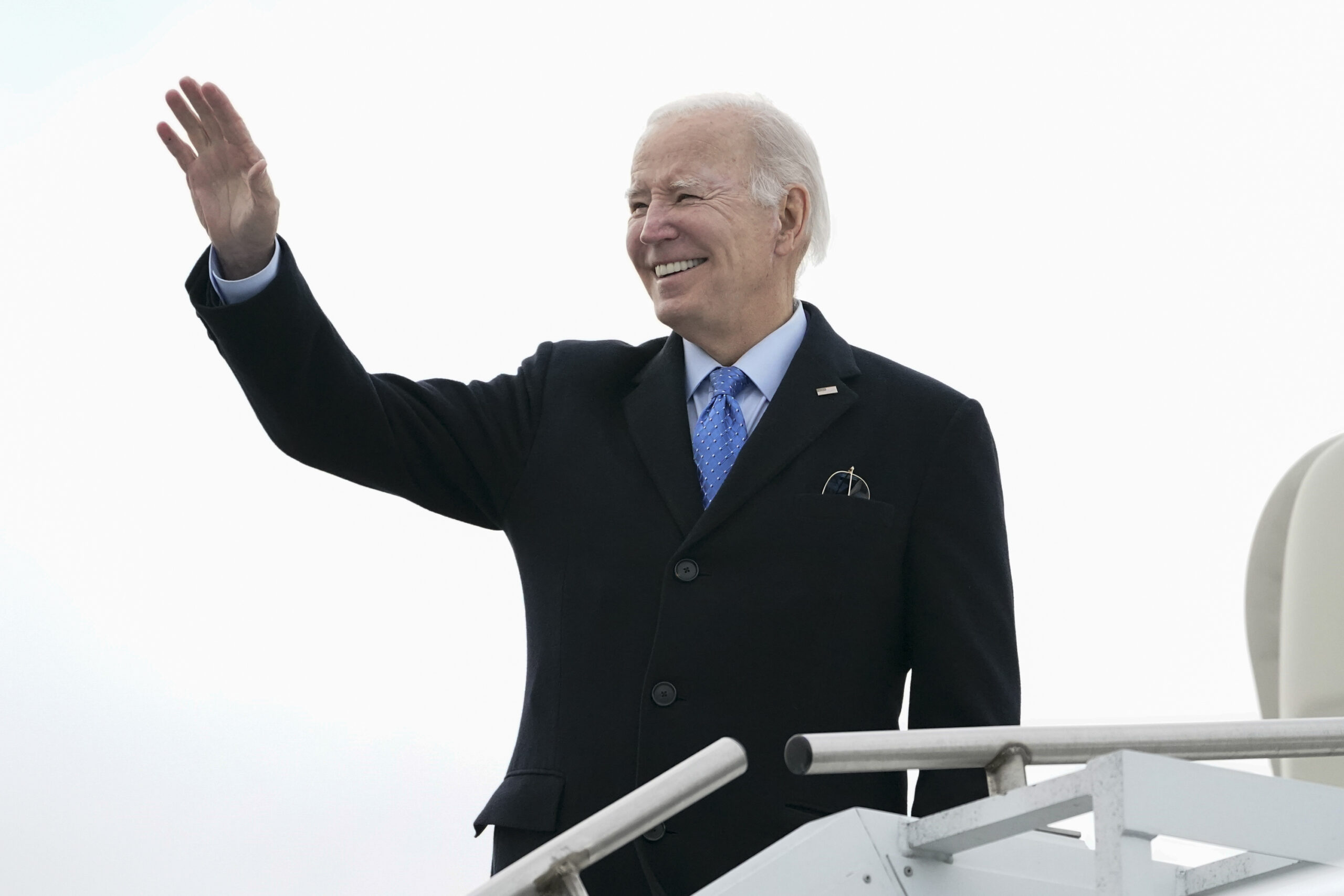 Biden to leave Trump a letter in Oval Office, continuing modern presidential tradition started by Ronald Reagan