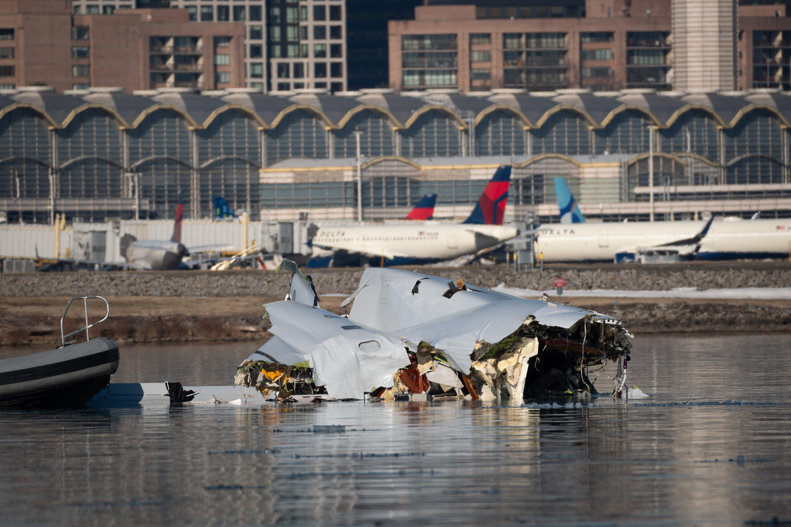 Understaffed, overworked crews plagued Reagan Airport before DC plane crash, lawmakers say