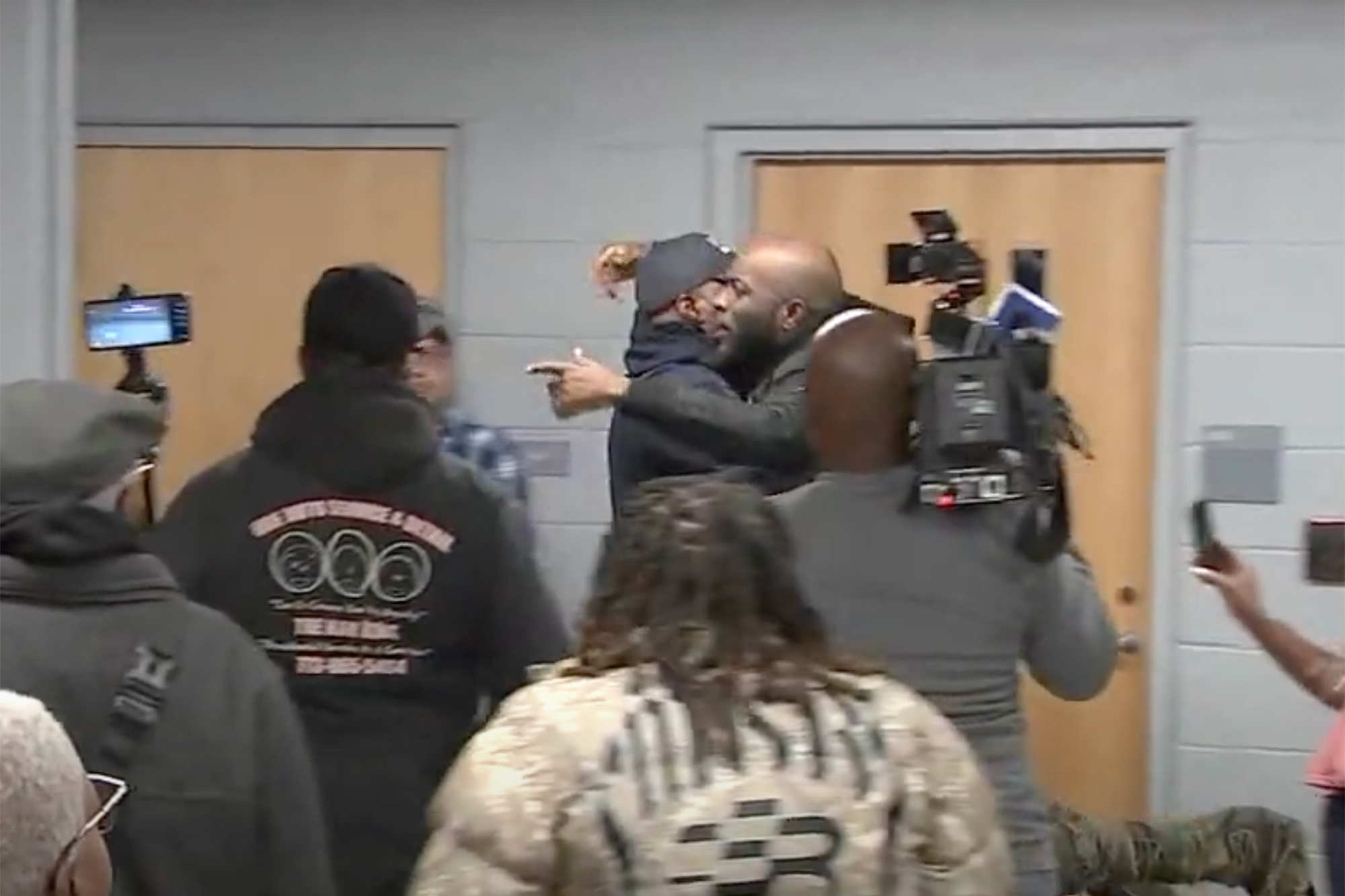 Dolton Dictator Tiffany Henyard involved in chaotic brawl with angry activist, her boyfriend after she’s called a ‘bitch’ during board meeting