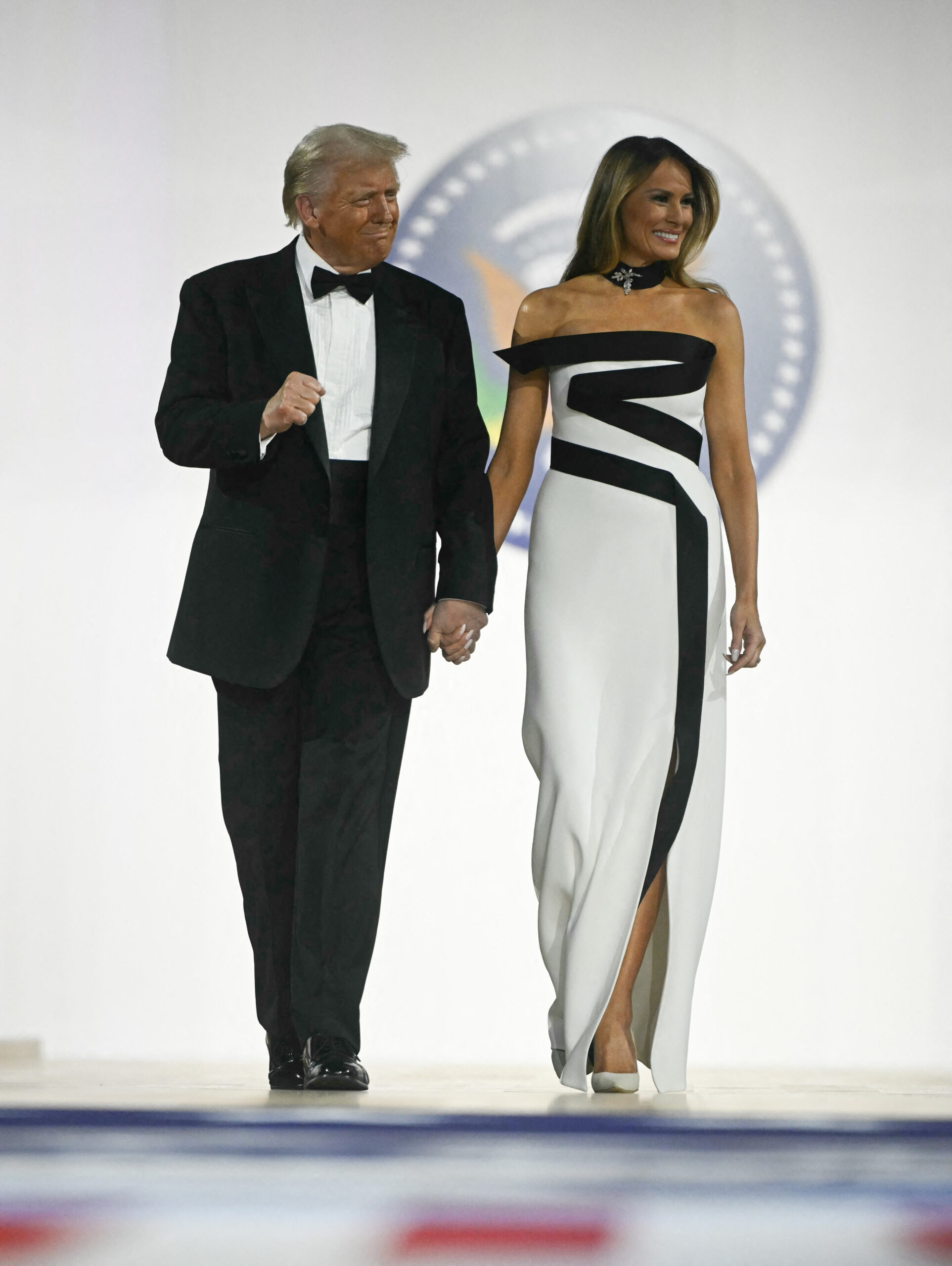 Trump, Melania take the stage to massive ovation for Commander in Chief ball, share dance as they celebrate inauguration