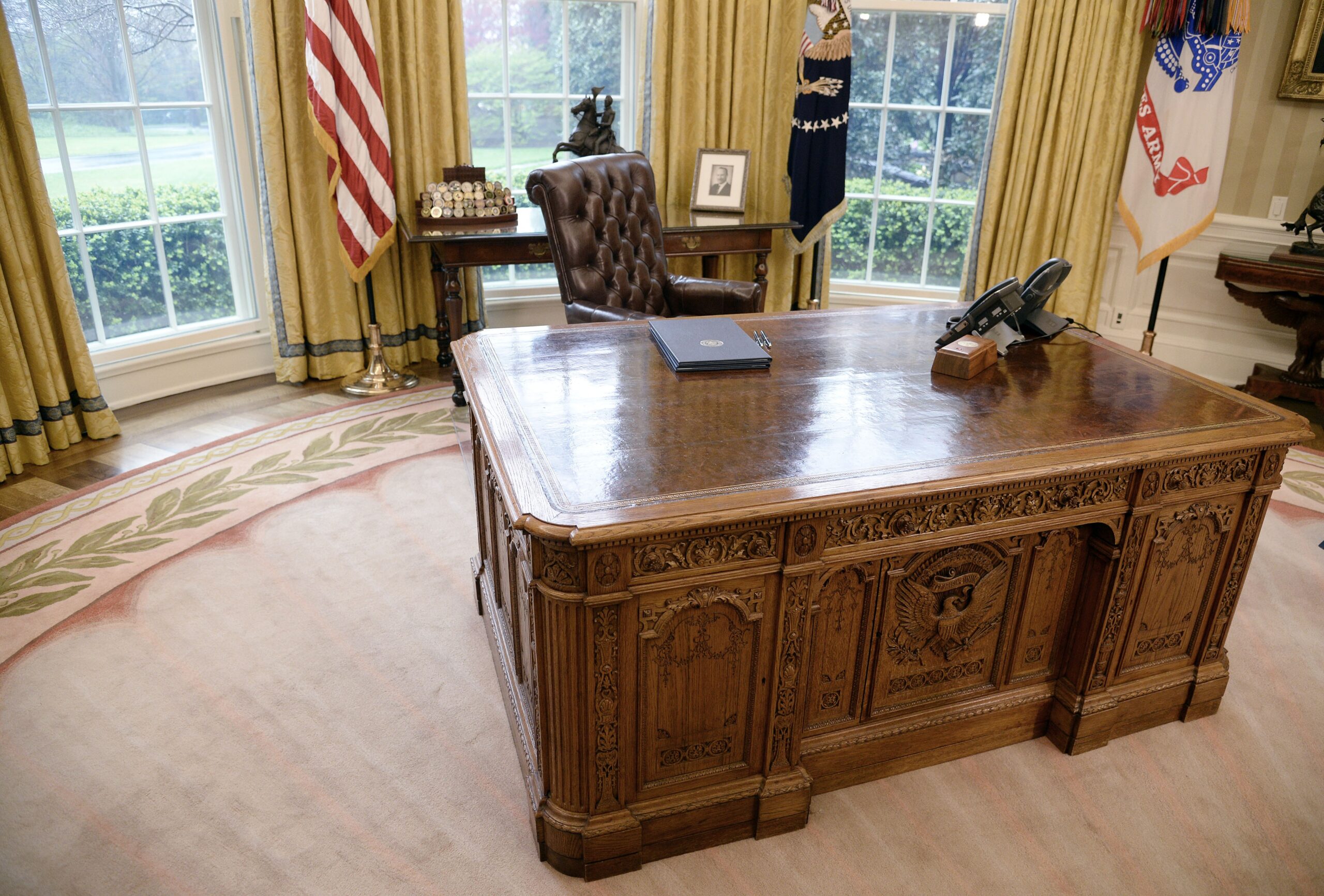The Diet Coke button returns to the Oval Office after Trump inauguration 