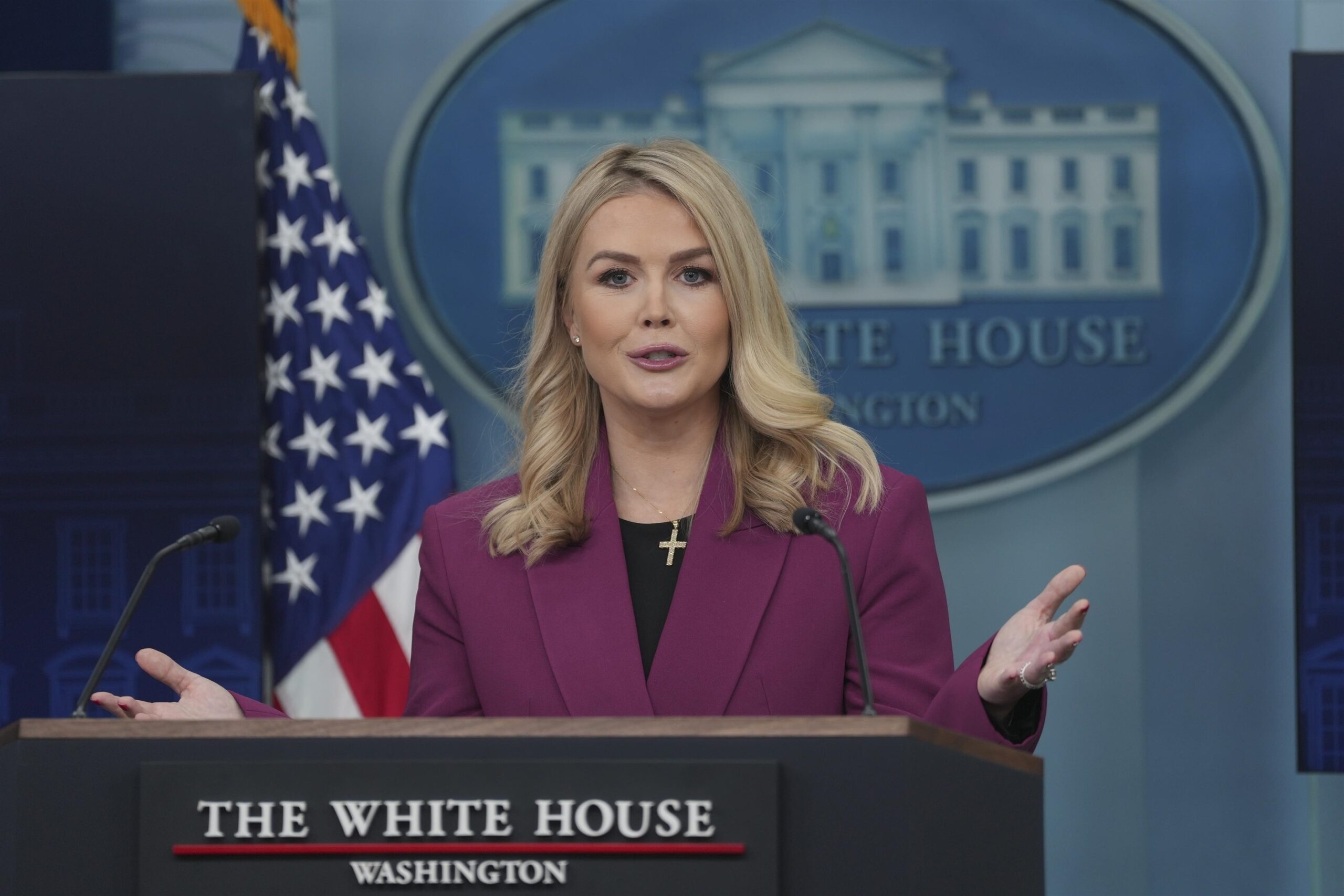 White House receives 7,400 requests for ‘new media’ seat in briefing room