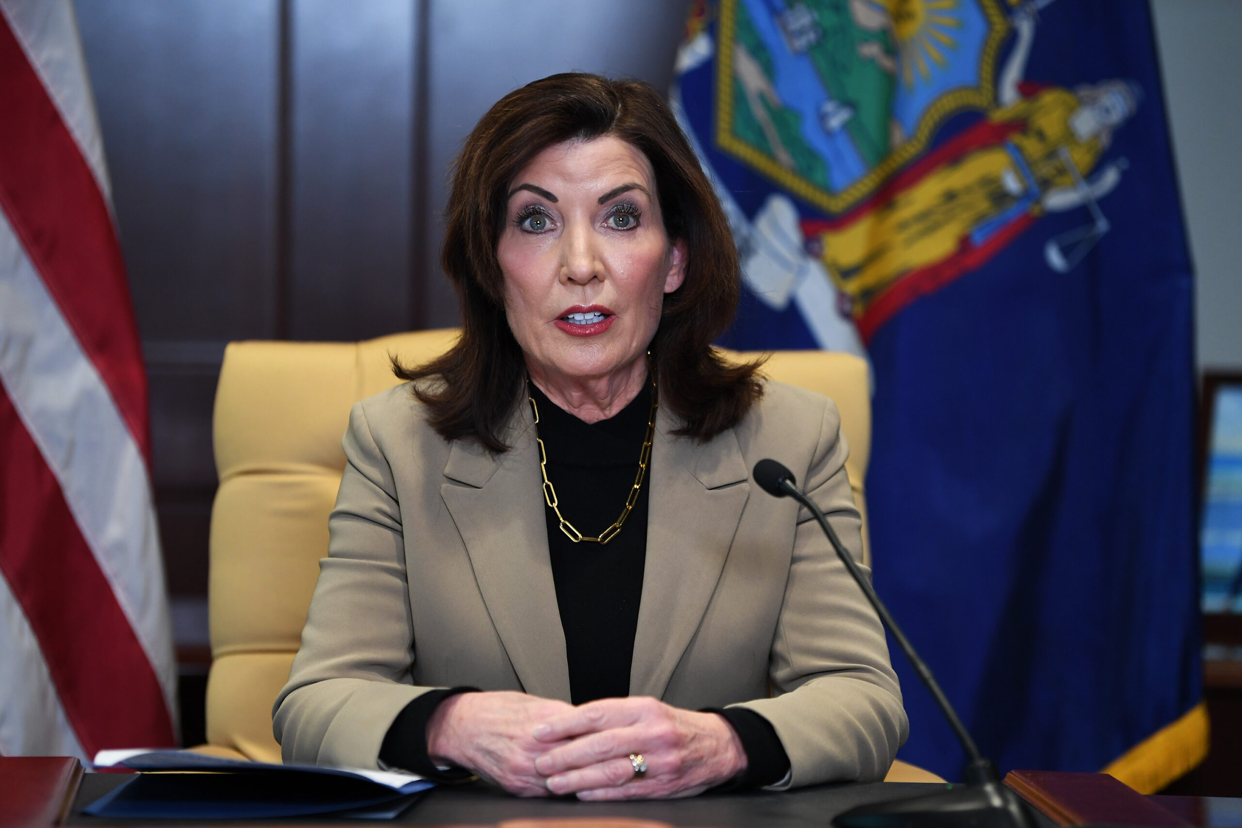 Gov. Kathy Hochul doesn’t rule out removing Eric Adams from office following allegations NYC mayor was involved in ‘quid pro quo’ with DOJ
