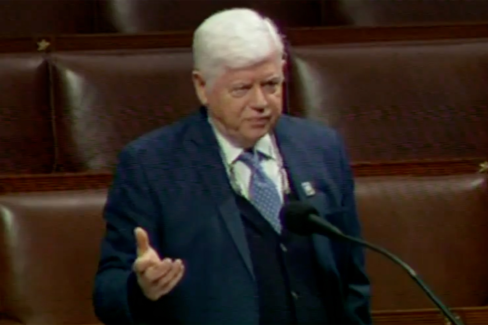 Connecticut Rep. John Larson freezes mid-speech on House floor after suffering ‘adverse reaction’ to medication: alarming video