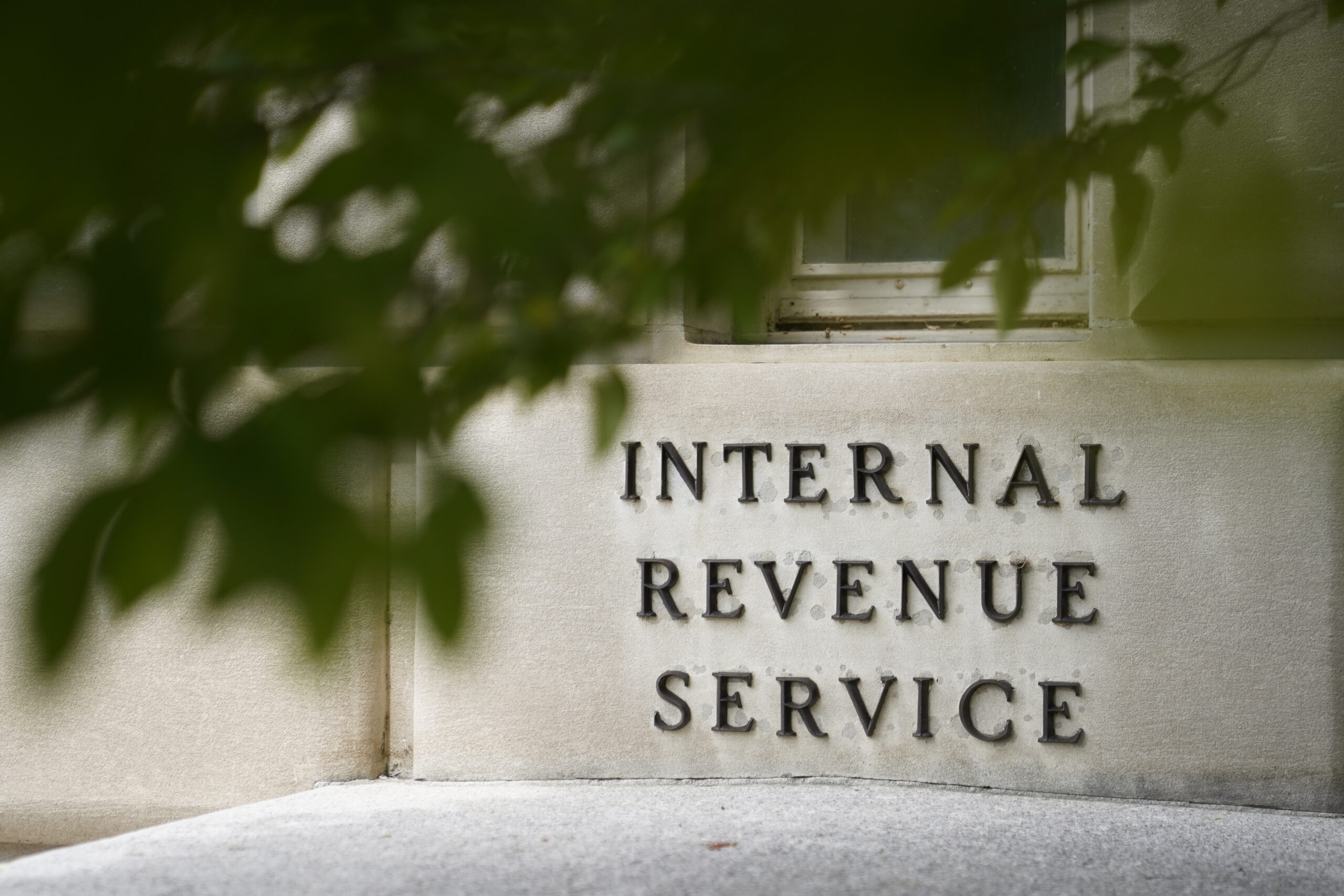 IRS will lay off thousands of probationary workers in the middle of tax season