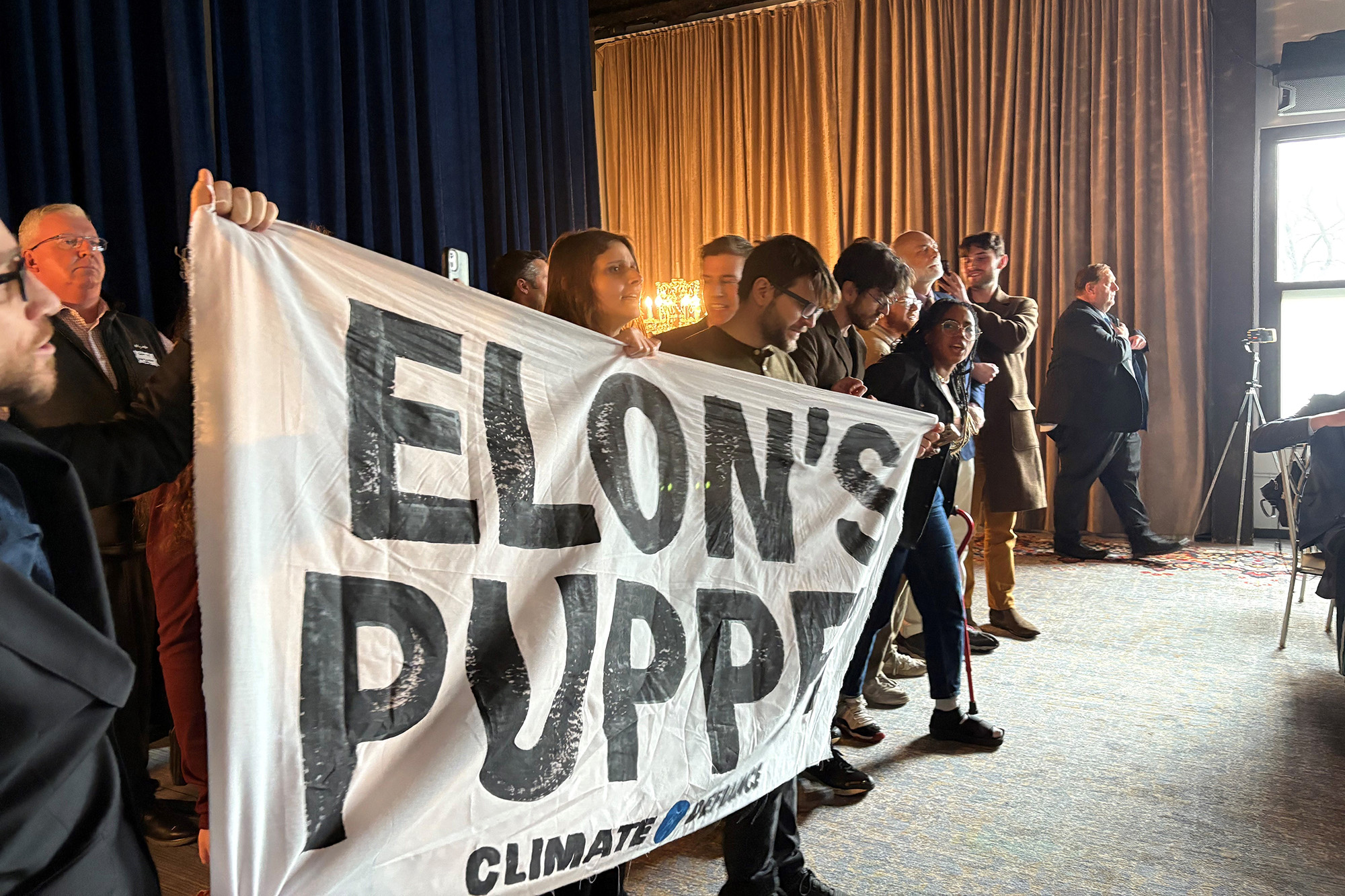 Schumer accused of ‘inciting far-left activists’ after protest of luncheon featuring NY rep turns physical