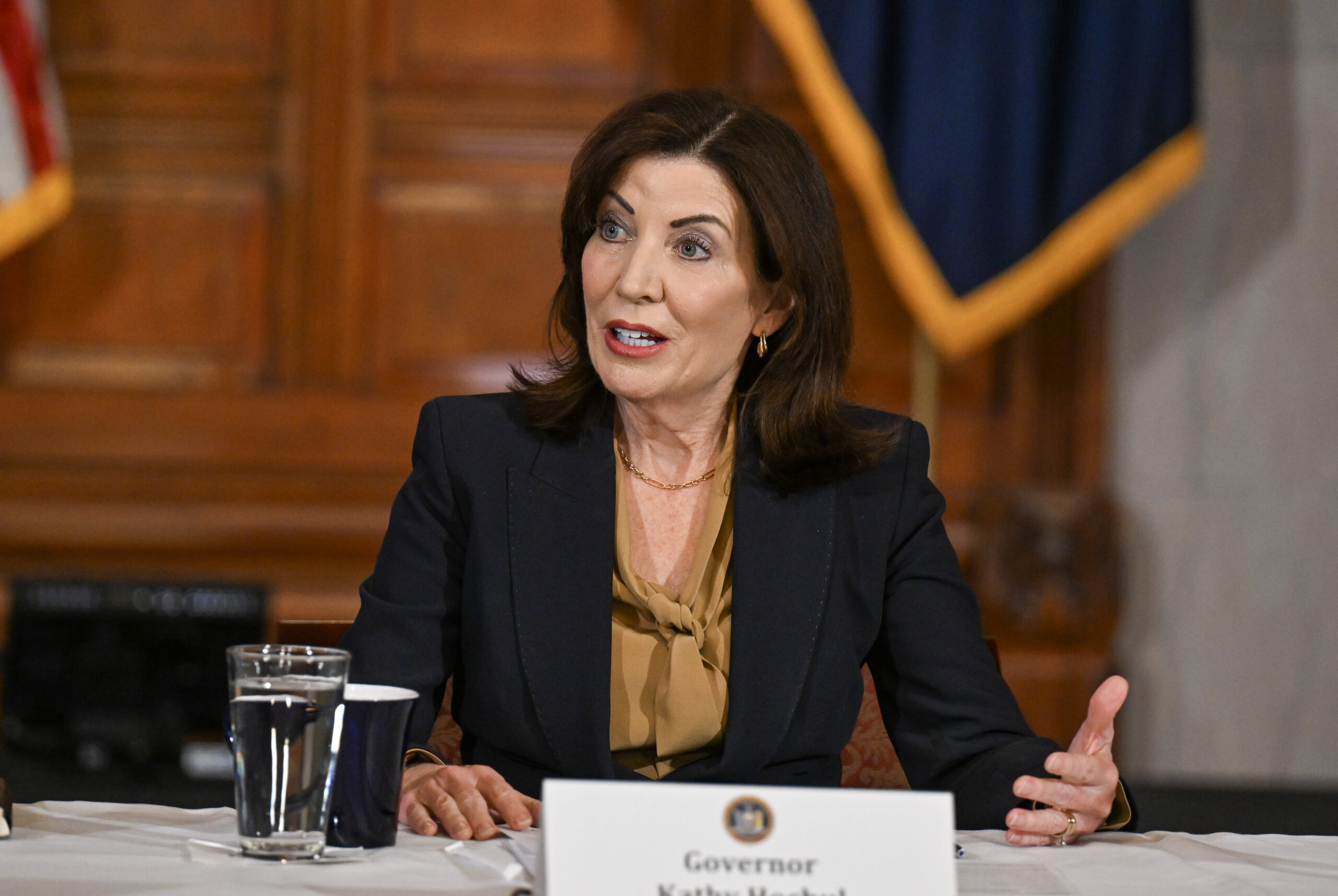 Gov. Hochul makes last-minute push for NY mask ban in state budget talks