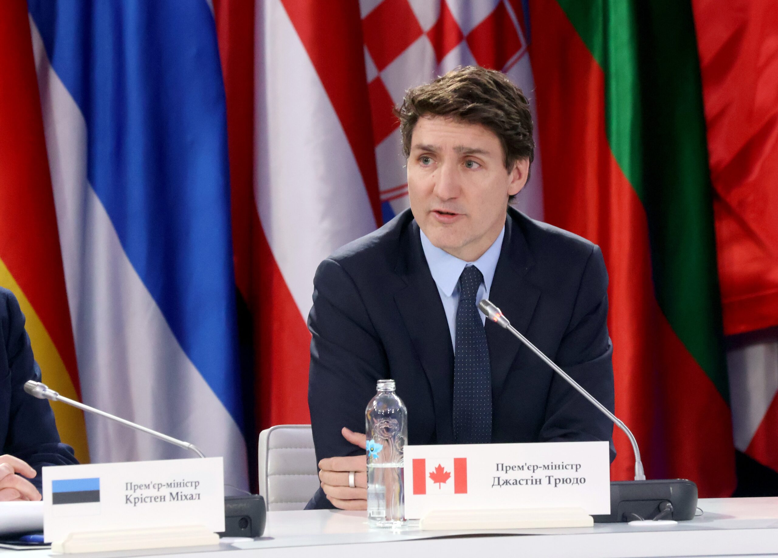 Trudeau announces 25% tariffs on US goods will take effect at midnight in response to Trump’s on Canadian products