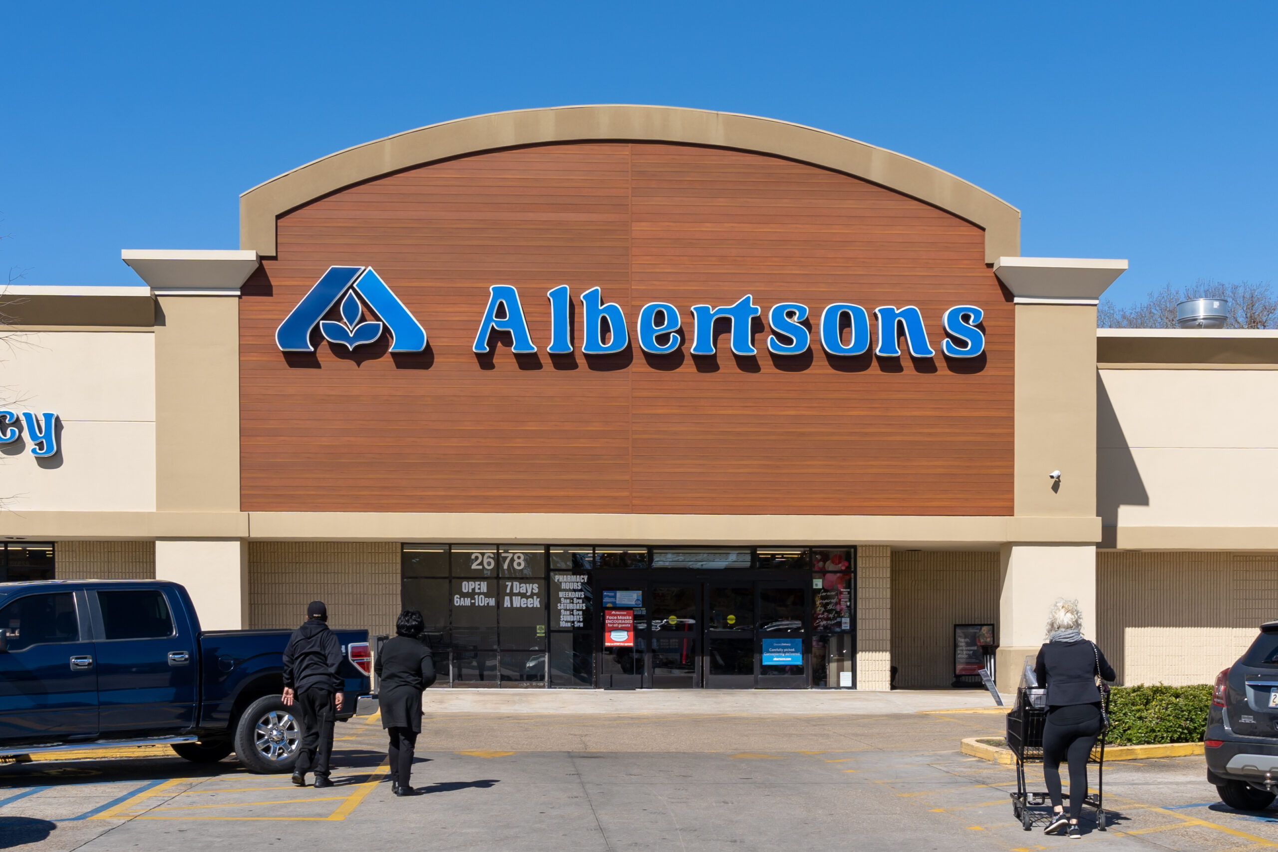 Albertsons supermarket chain warns suppliers company is ‘not accepting cost increases’ over Trump’s tariffs