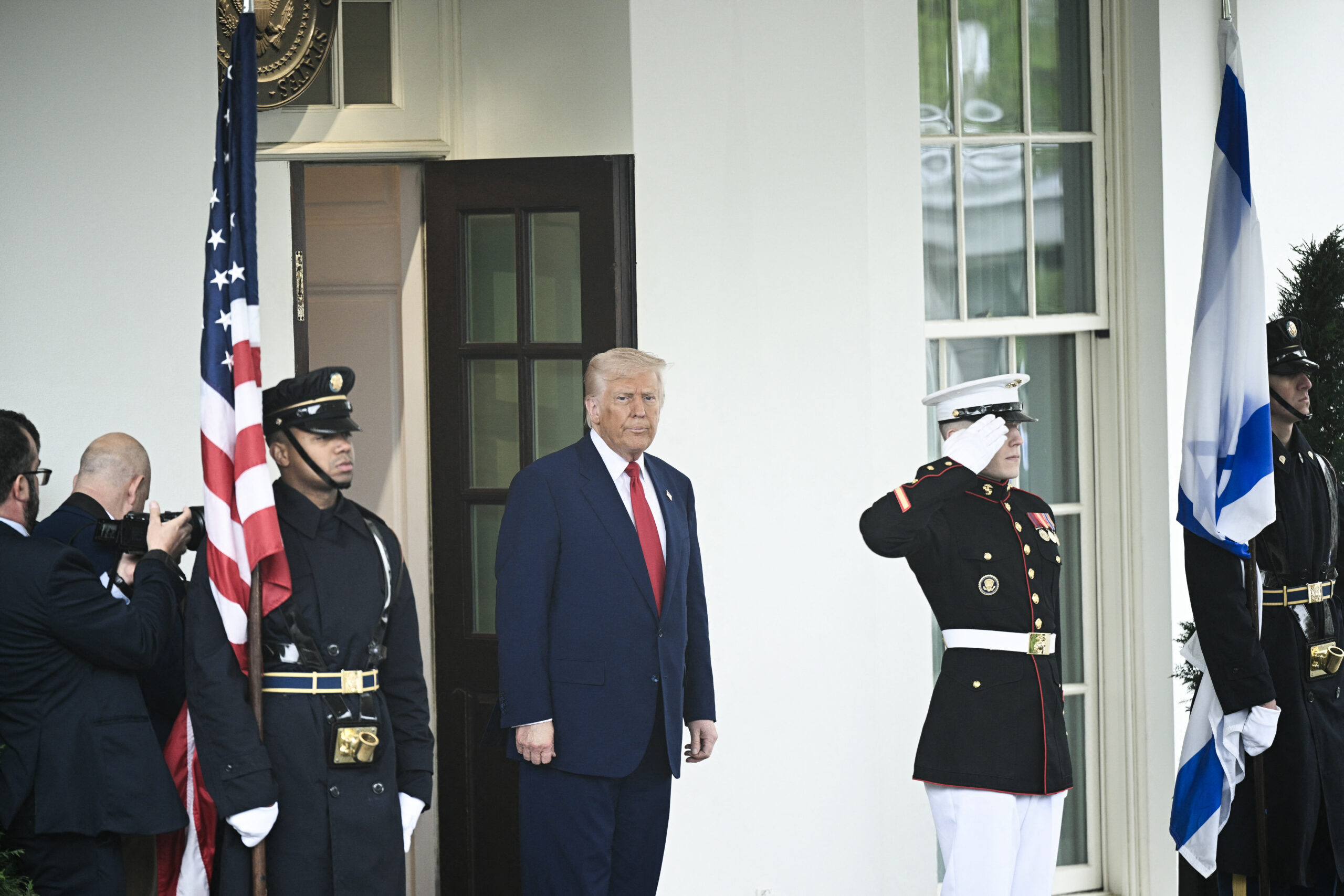 Trump threatens to veto bipartisan bill mandating congressional approval of tariffs