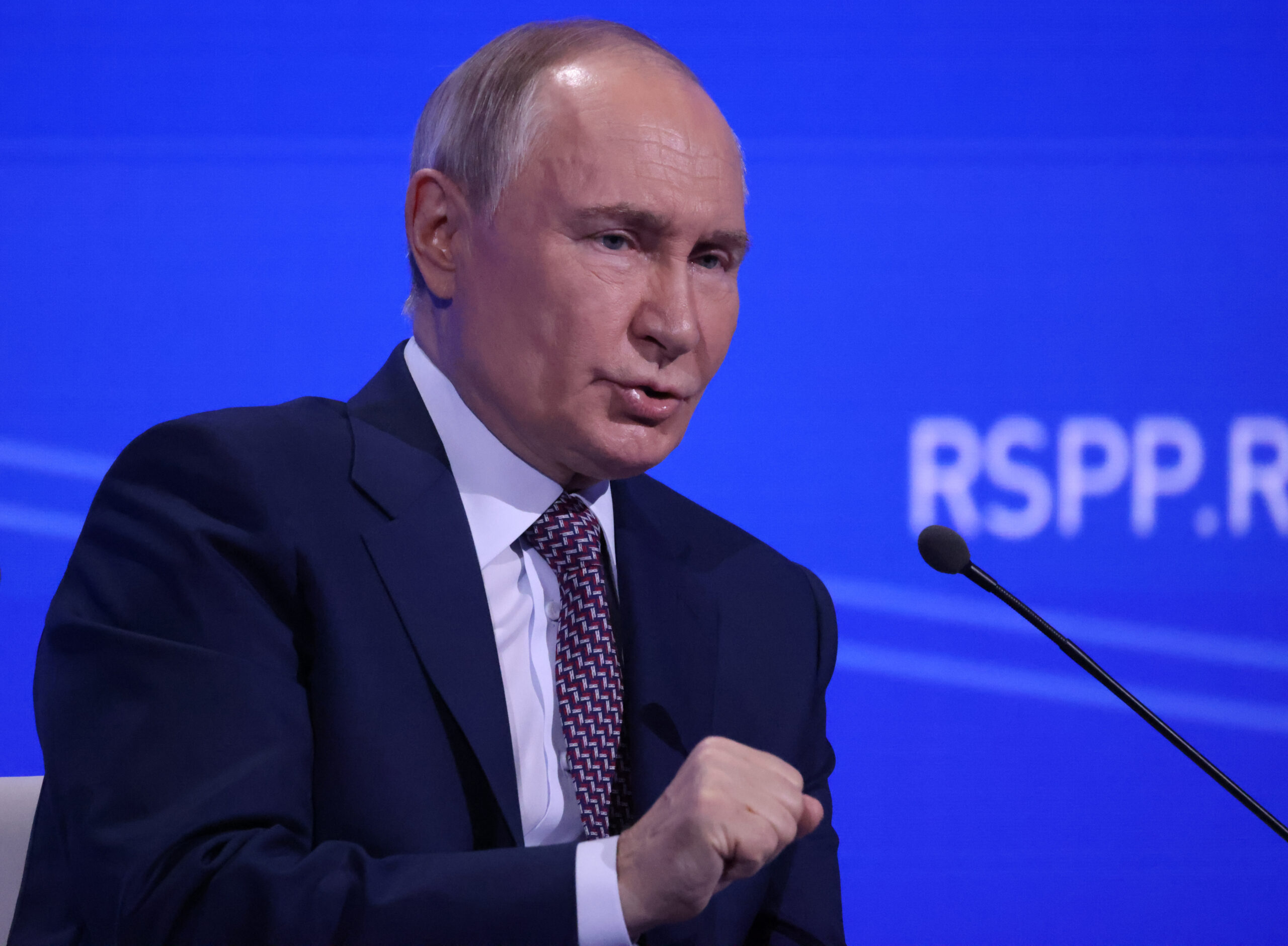 Putin is ‘playing America as a patsy,’ top GOP senator warns, as he urges Trump to slap Russia with ‘toughest of sanctions’