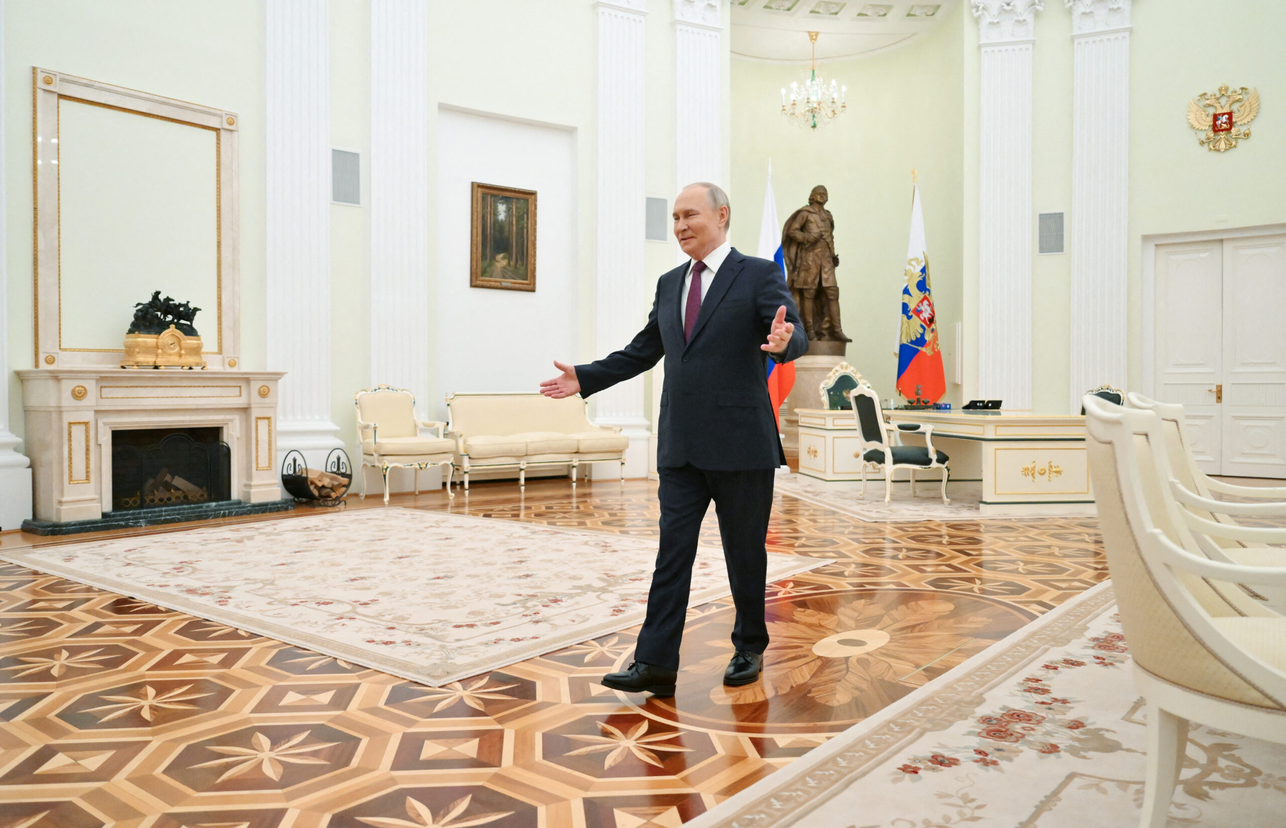 Trump envoy received with open arms by grinning Putin for what could be the final US peace talks