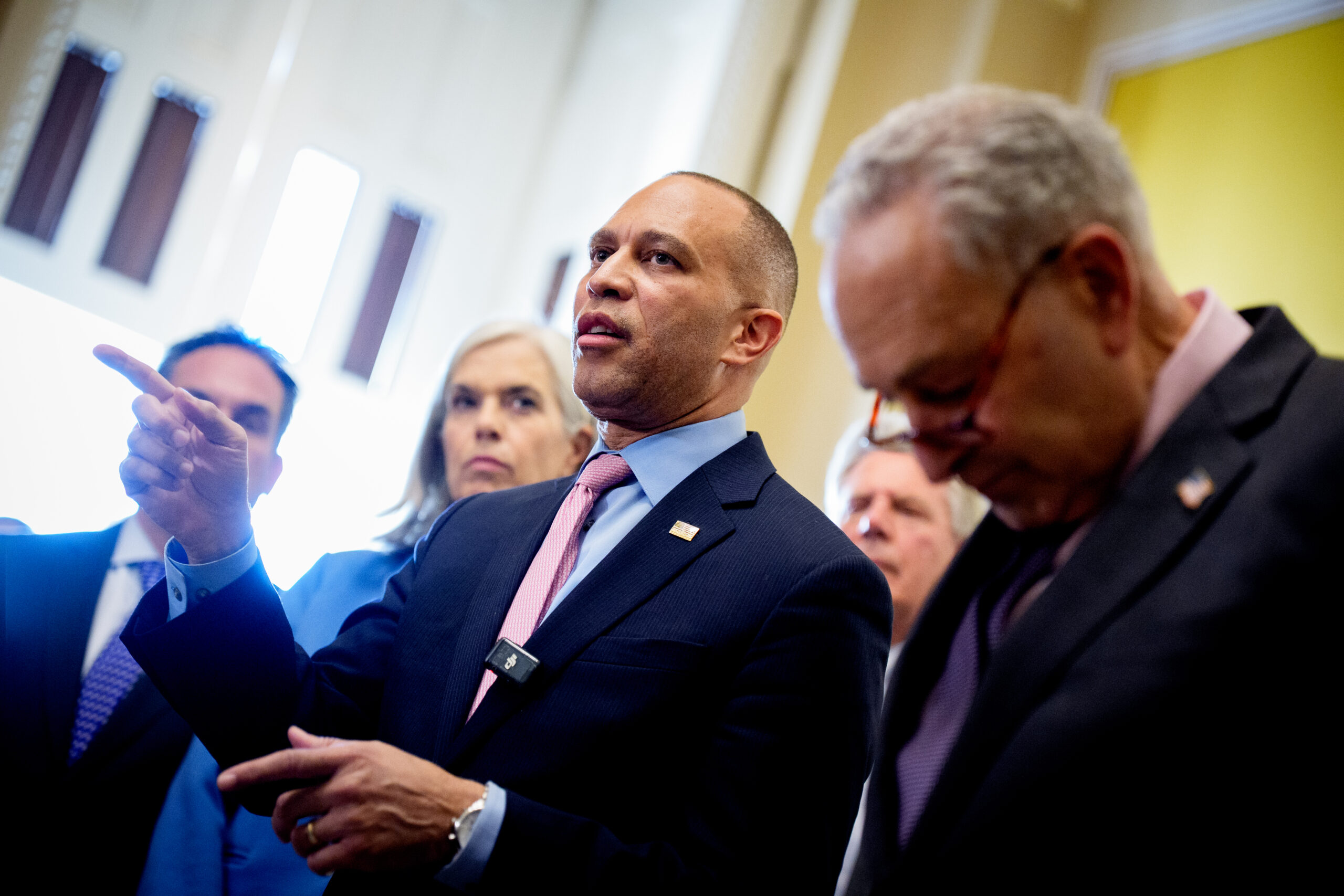 Confidence in Democratic leadership plunges to all-time low: poll 