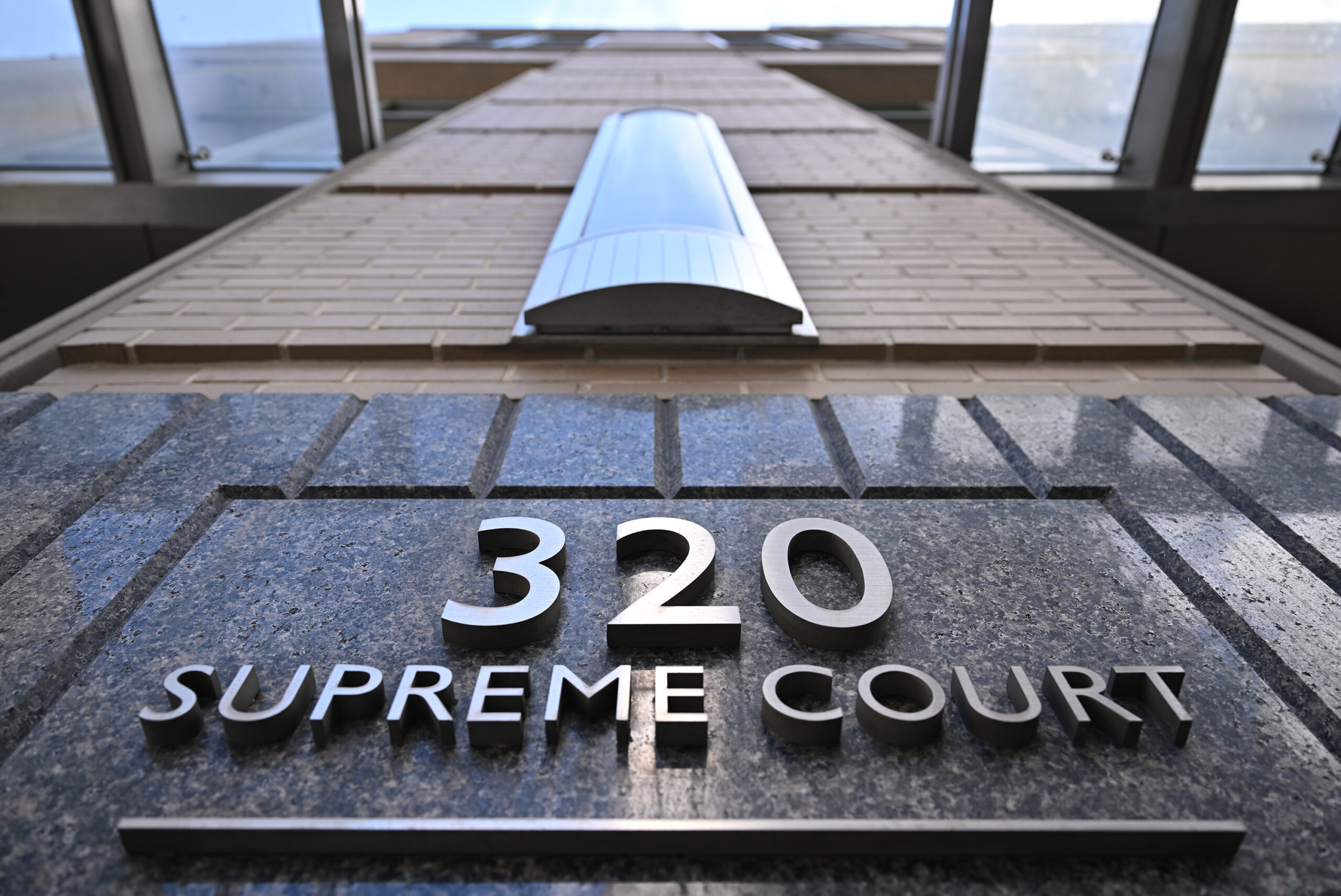 Jurors ditched in NYC courthouse for 12 hours while everyone else goes home, leaving 2 Angry Men