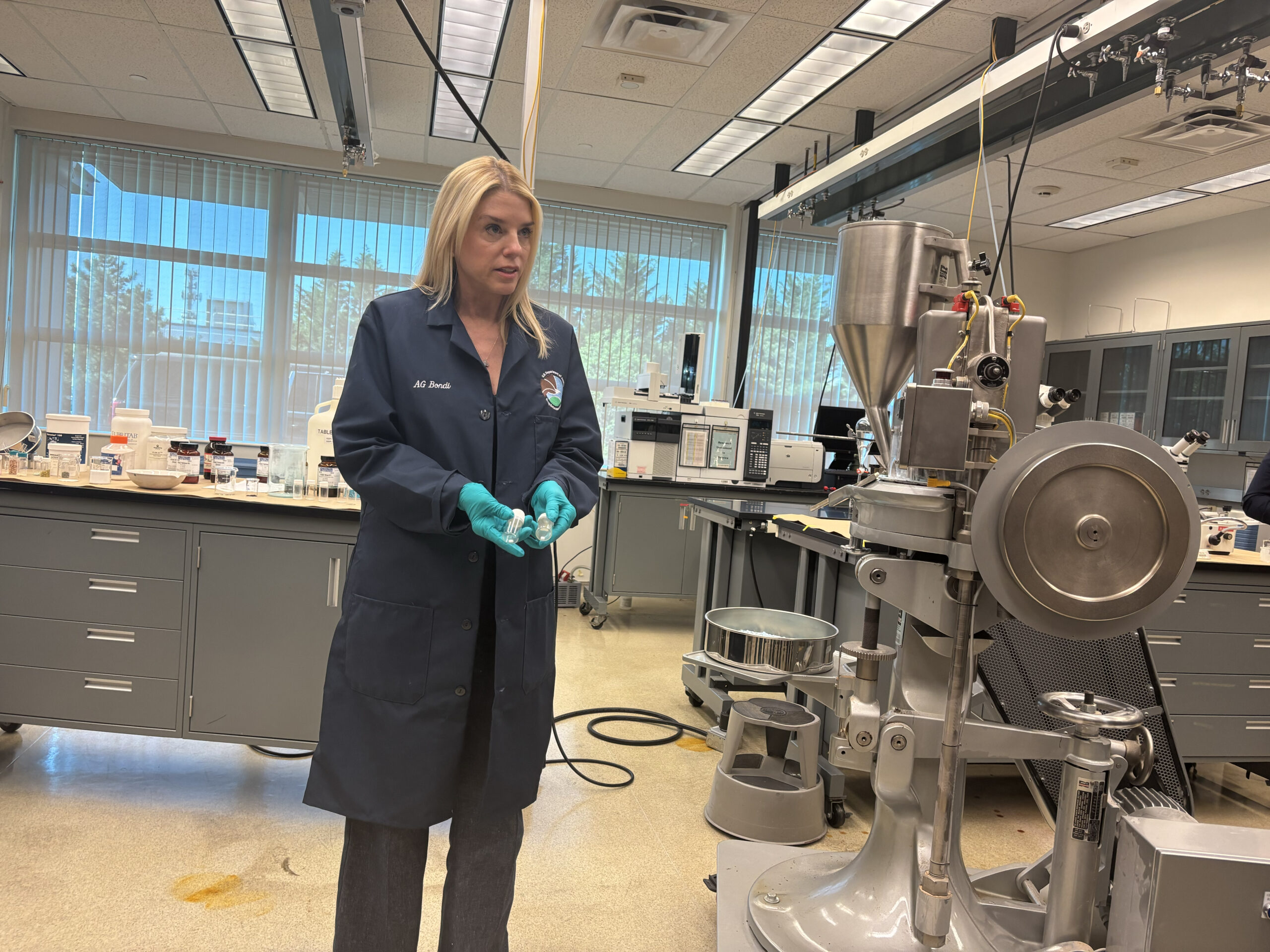 AG Pam Bondi gets firsthand look at fentanyl in DEA lab as enough to kill 119 million seized this year