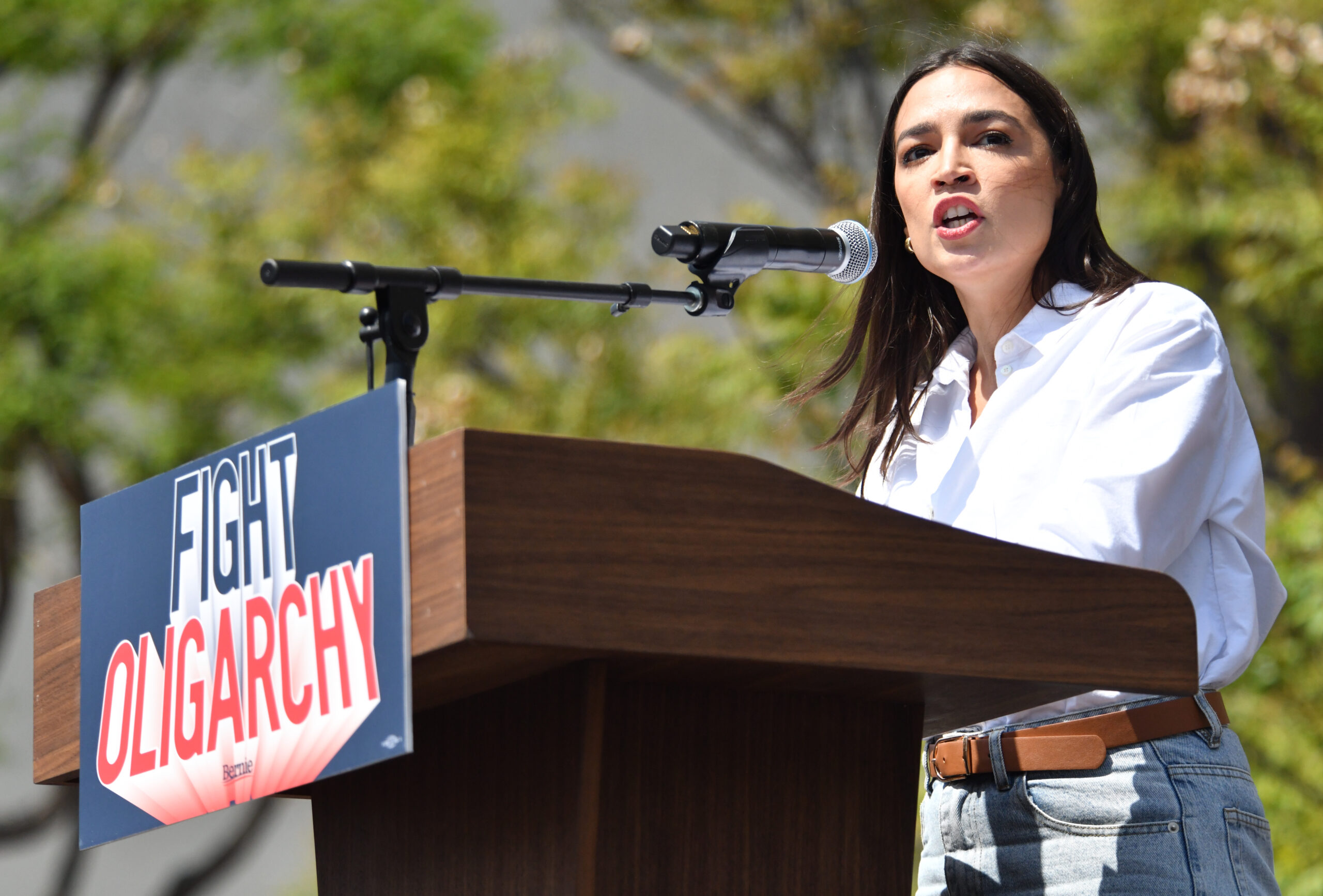 AOC hauls in behemoth $9.6M cash during first-quarter fundraising