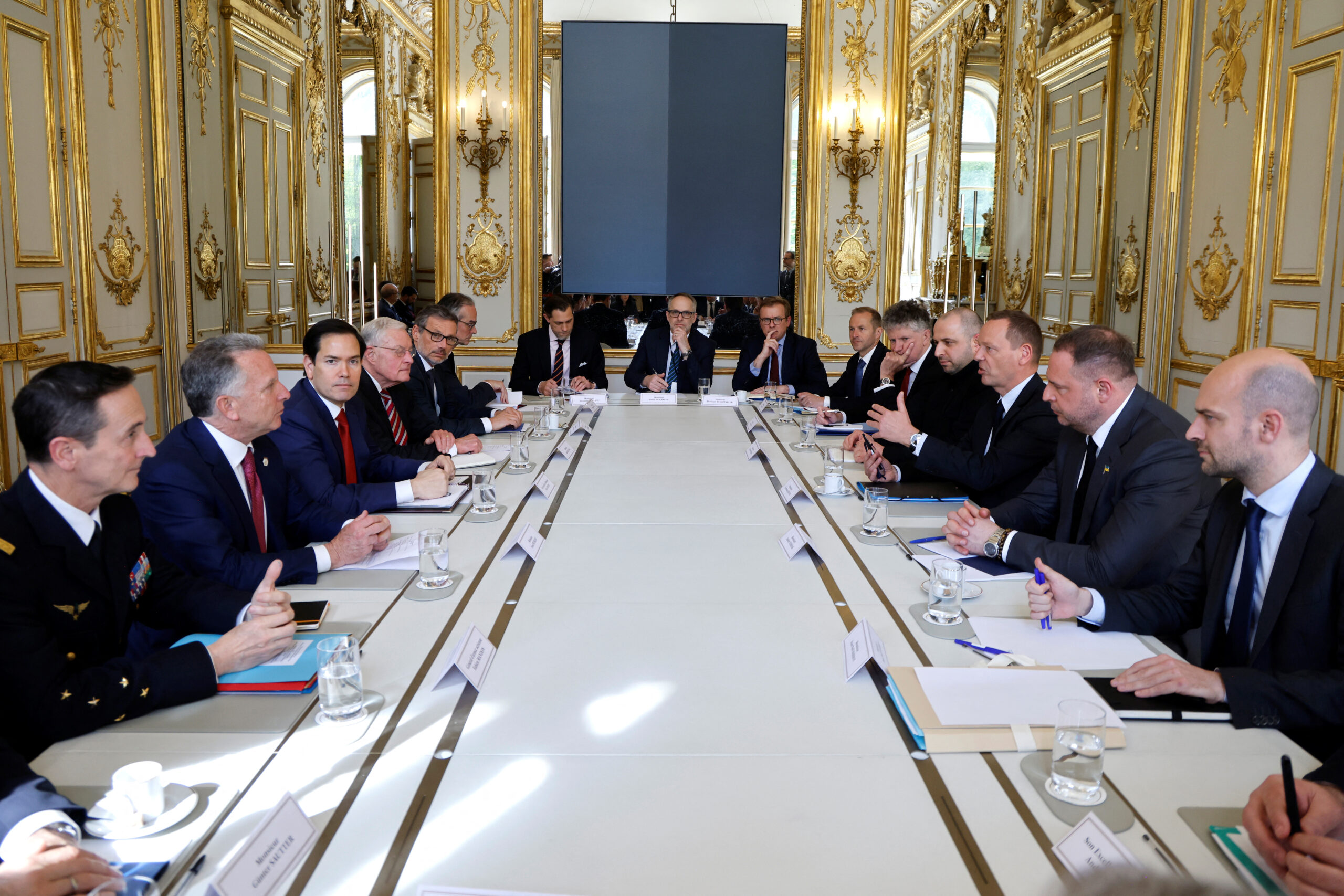 High-stakes Ukraine talks held in France — with Rubio, Witkoff and Kellogg all at the table for first time