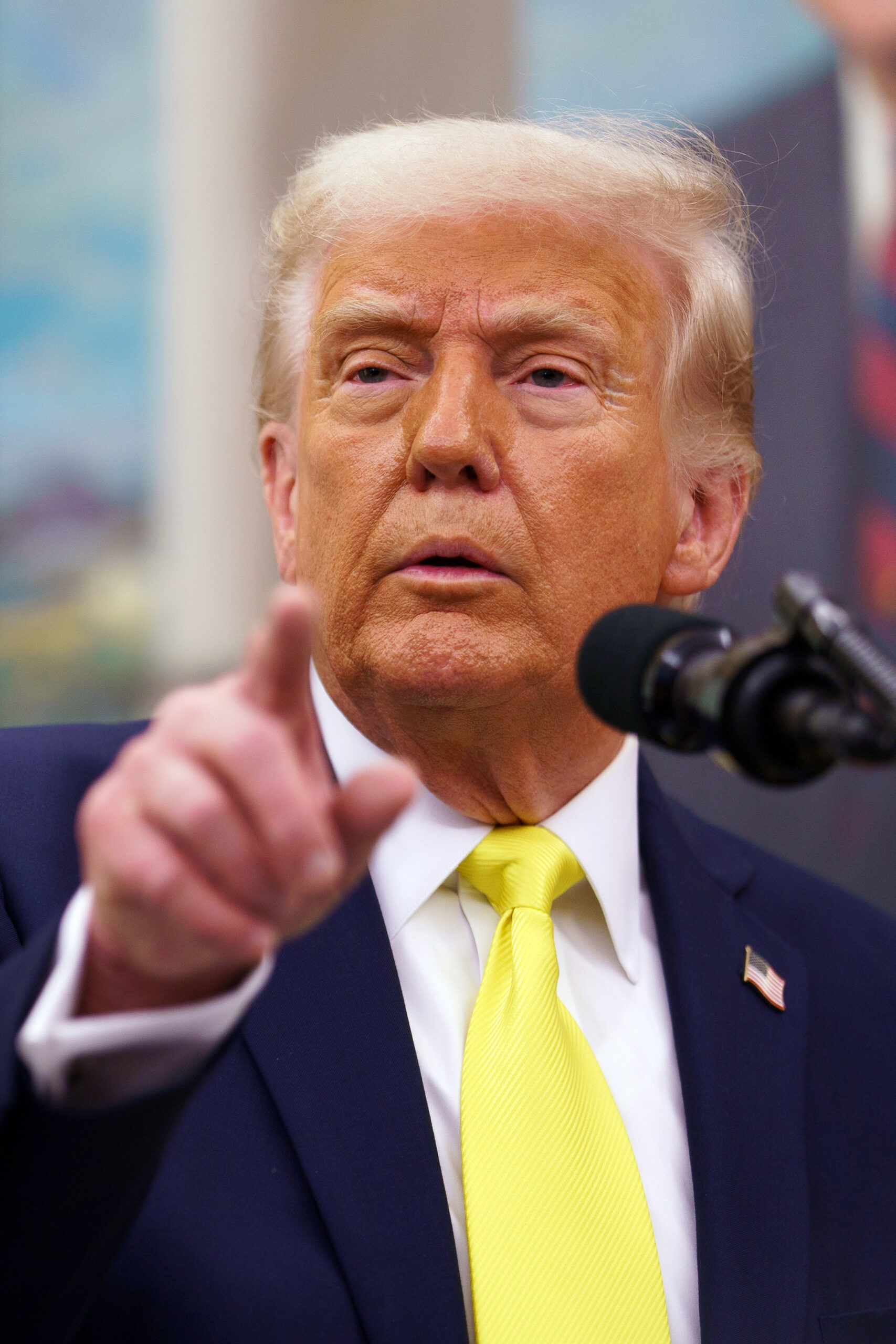 Appeals court halts Judge Boasberg’s contempt proceedings against Trump officials in deportation flights case 