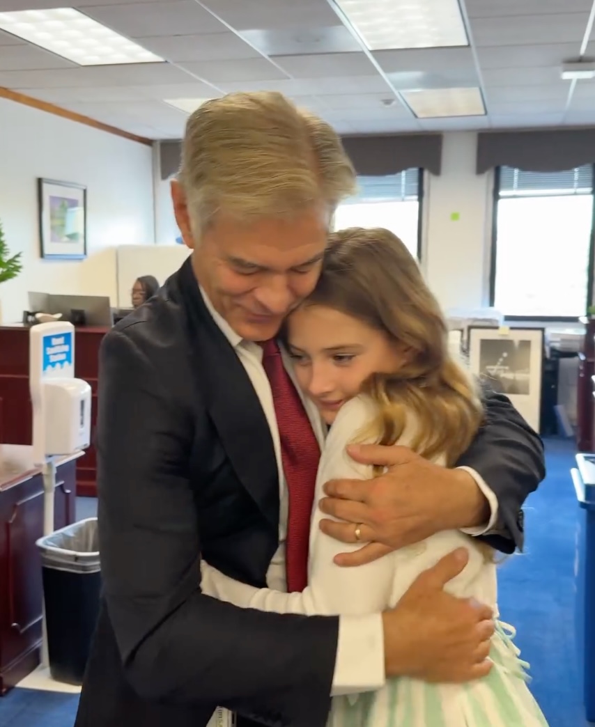 Trump praised for being ‘exceedingly warm’ to Dr. Oz’s granddaughter, 11, who fainted during Oval Office presser