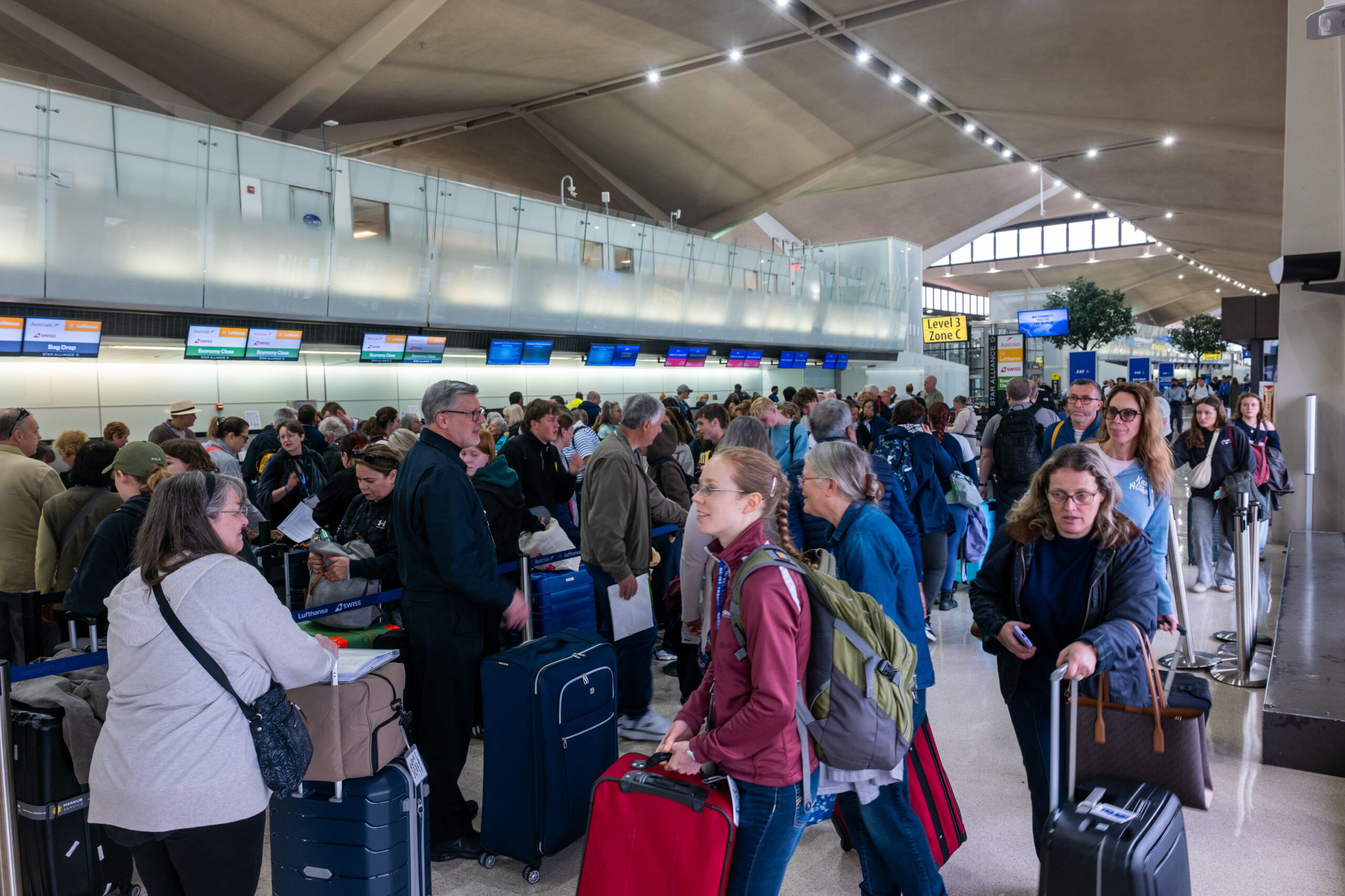 US experiences 1,000 air traffic control failures each week due to ancient equipment — with ‘more and more’ expected, insiders say