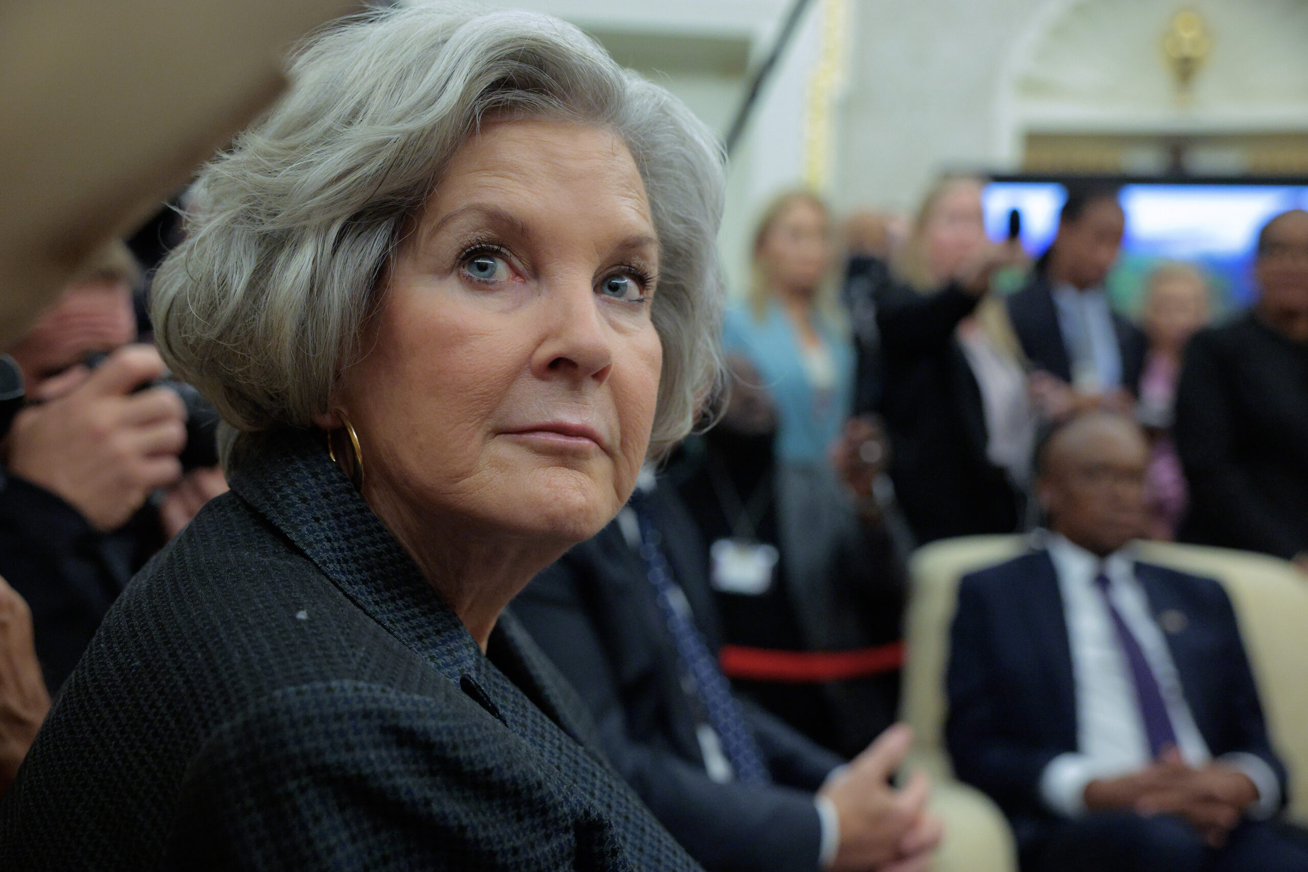FBI probes strange texts asking for cash, pardon advice from person impersonating White House chief of staff Susie Wiles: report 