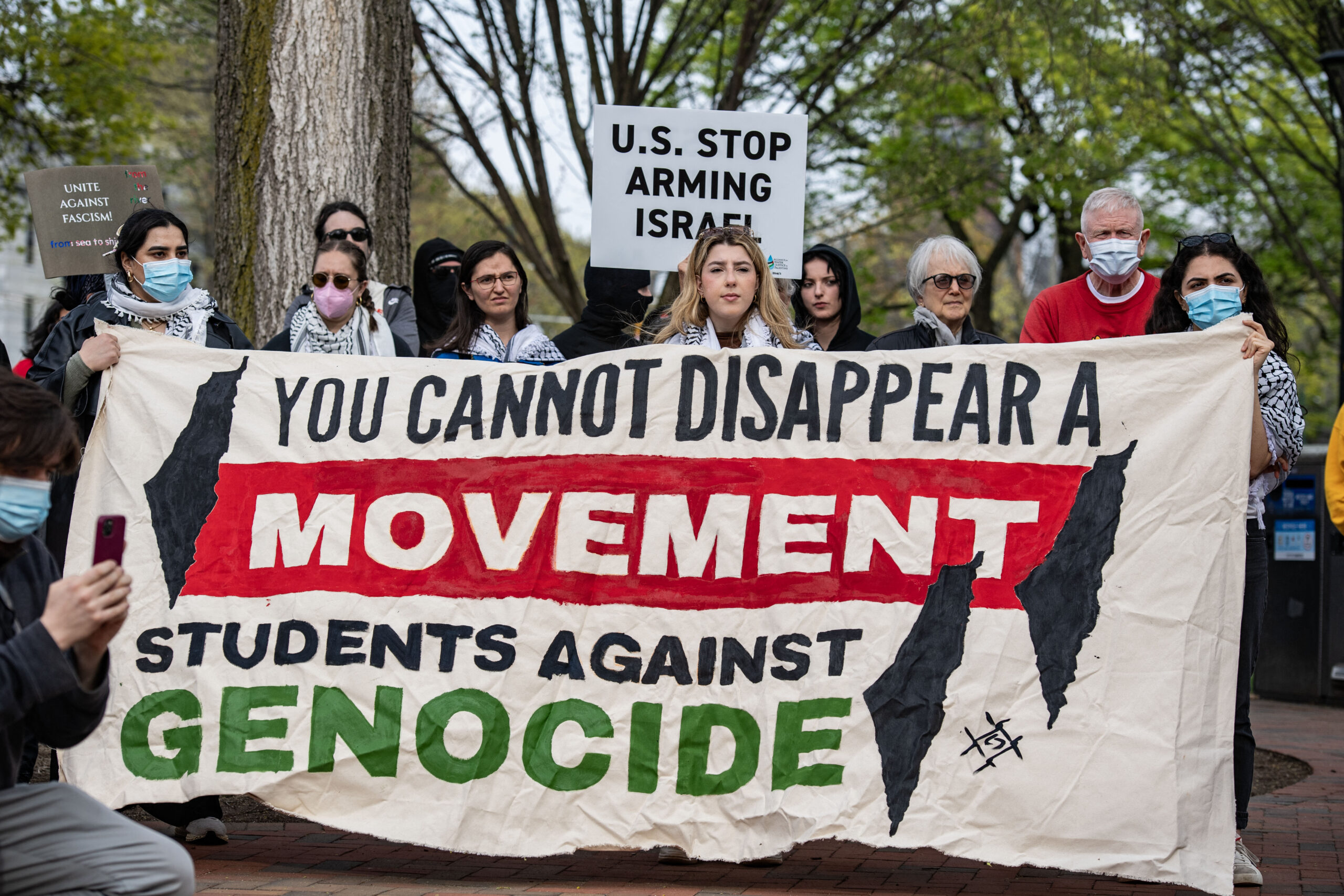 Trump admin yanks Harvard’s international student program, kicking out thousands in latest escalation