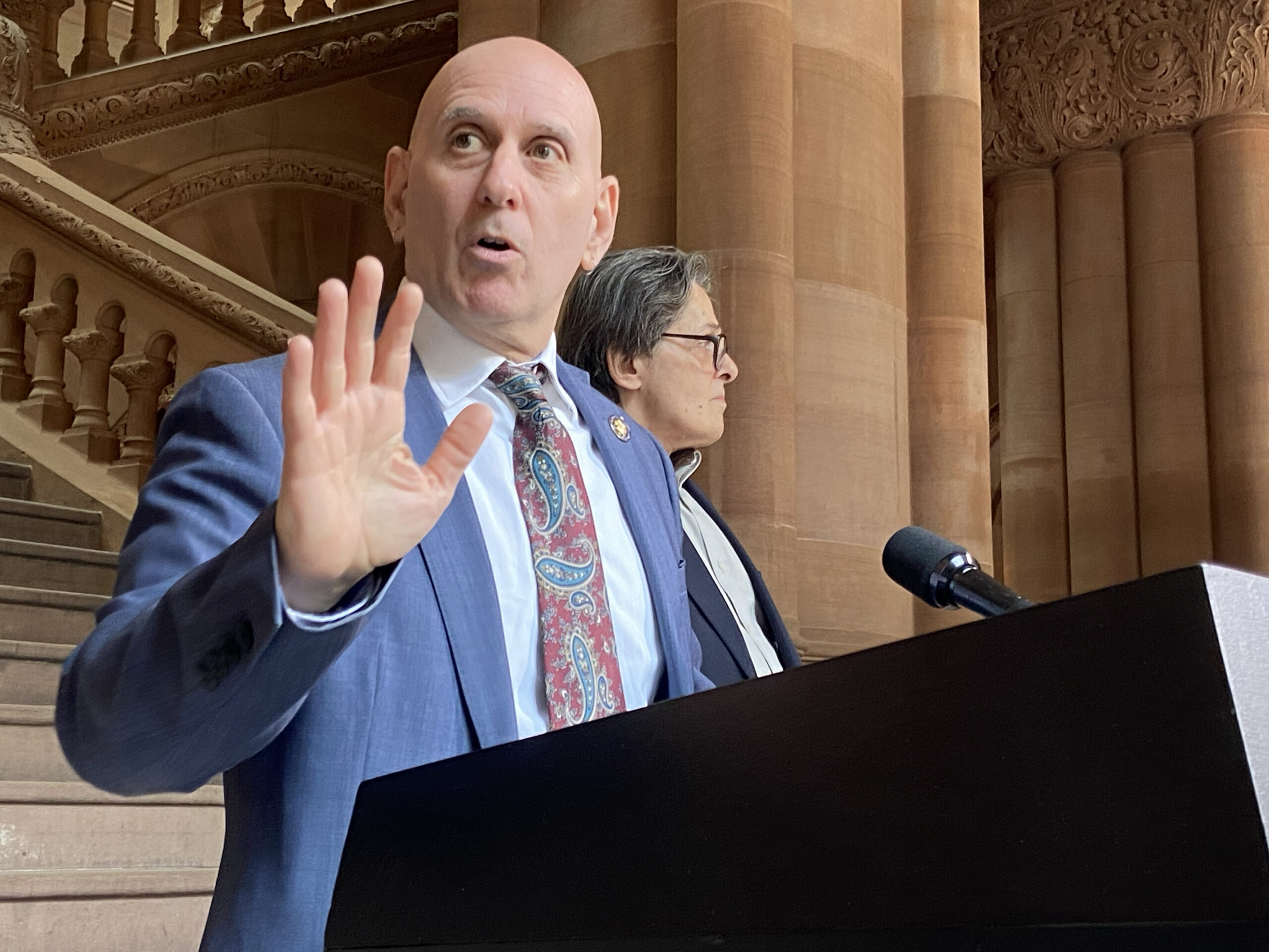 Albany Dems push bill to give NYC Council  the power to remove mayor: ‘smacking democracy in the face’