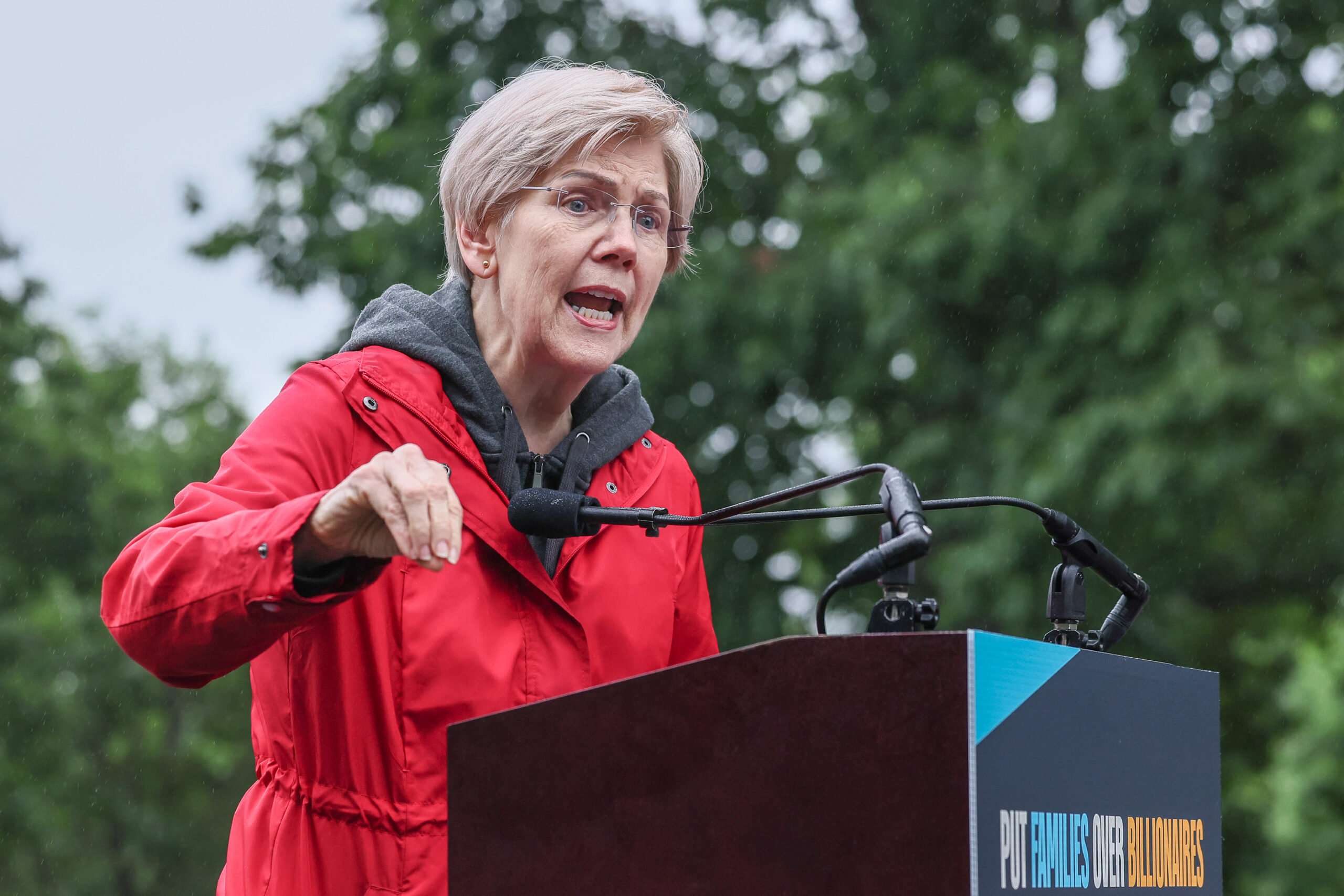 Sen. Elizabeth Warren sides with Trump’s call to eliminate debt limit: ‘Should be scrapped’