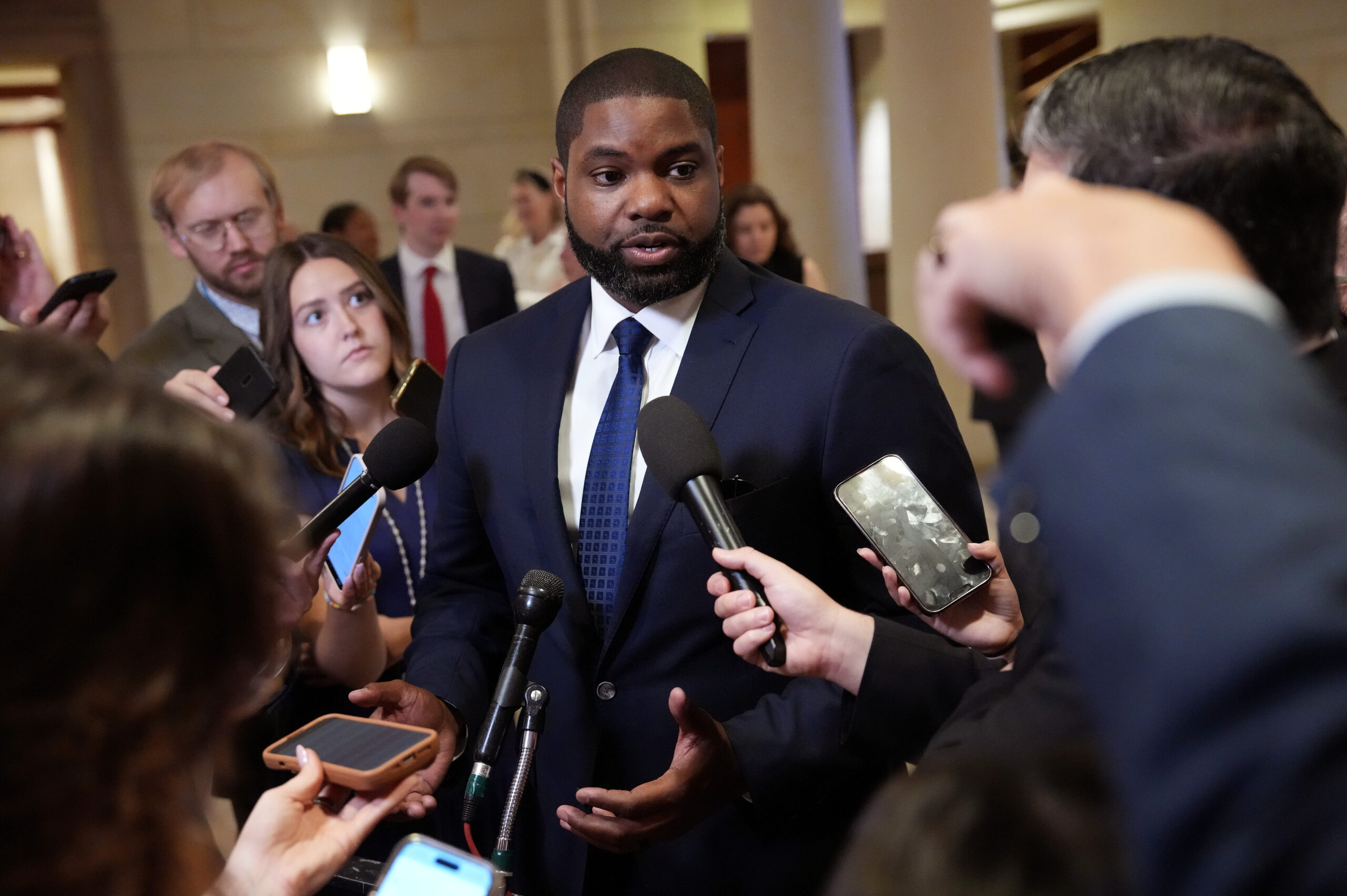 GOP lawmakers push bill touting dads for Father’s Day — and calling out crisis of 1 and 4 kids growing up without one