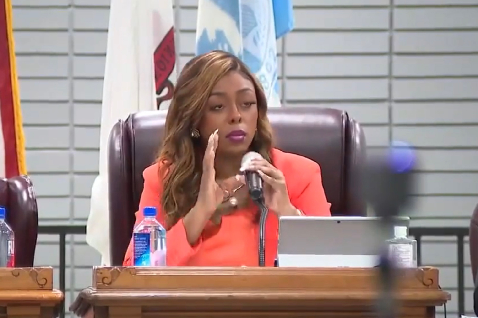 Ousted Dem ‘super mayor’ charges whopping price tag for tell-all book while dodging legal troubles