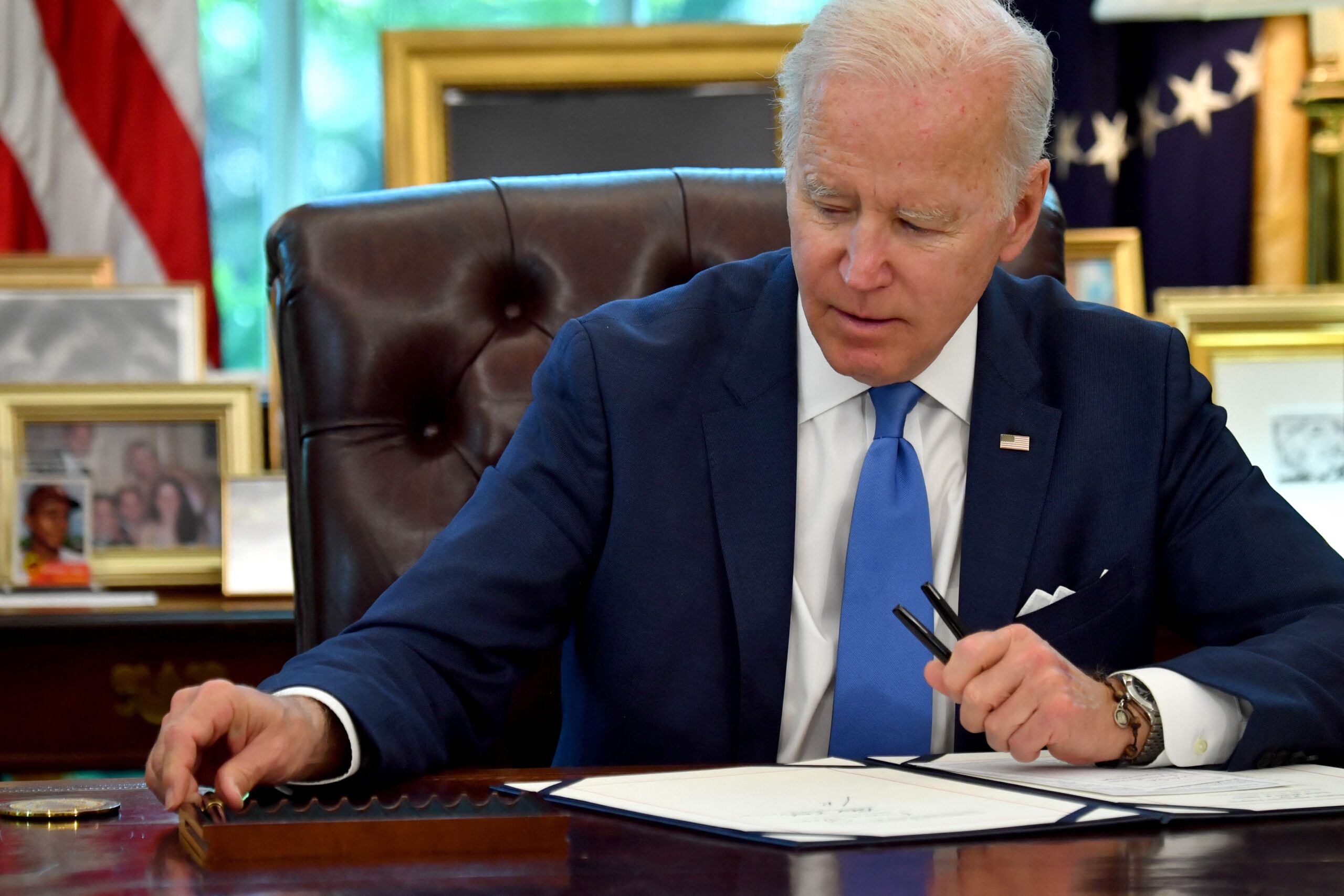 Biden aides committed ‘crimes’ with autopen, Trump tells Miranda Devine’s ‘Pod Force One’