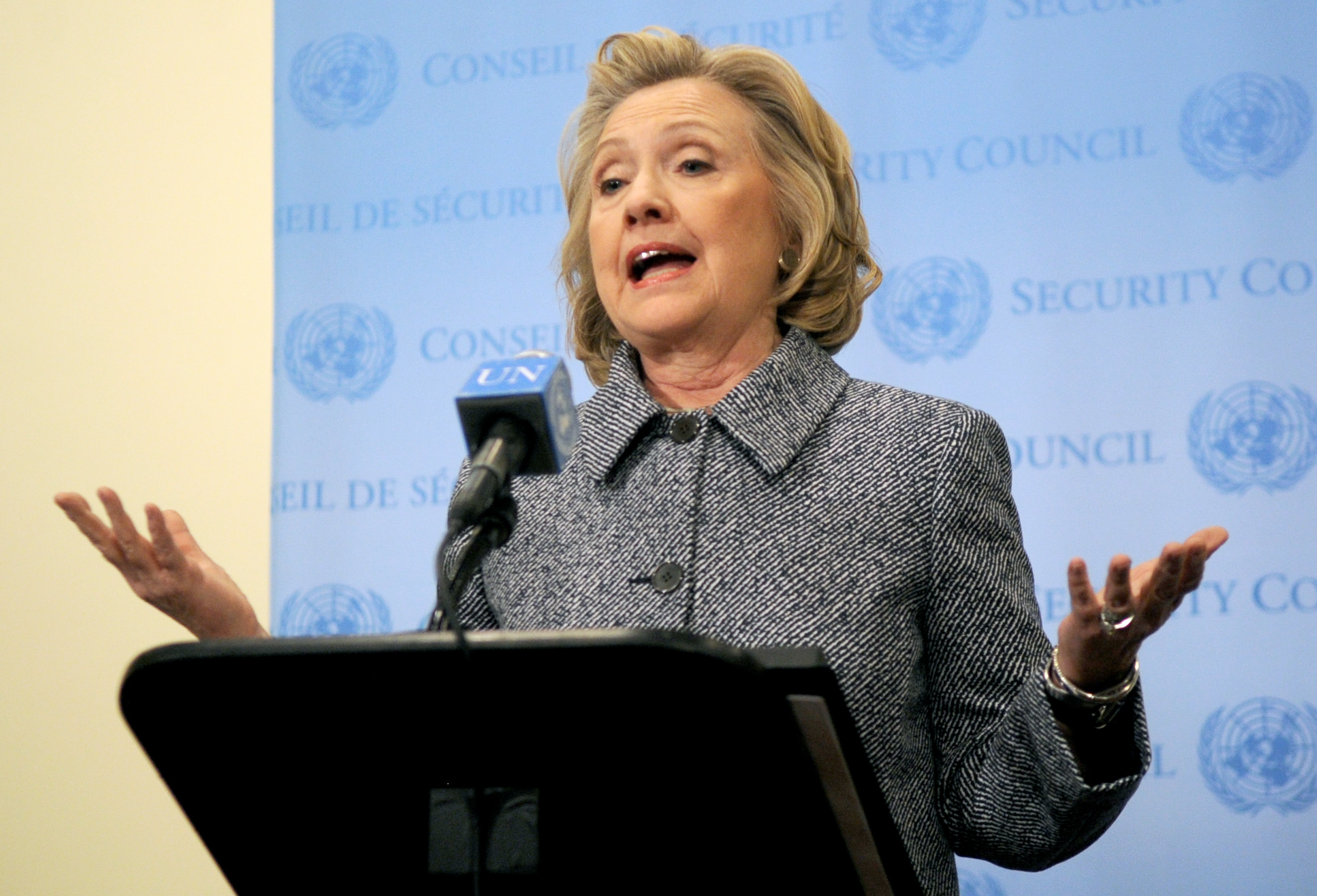 FBI failed to probe key thumb drives in Clinton email probe: DOJ watchdog files