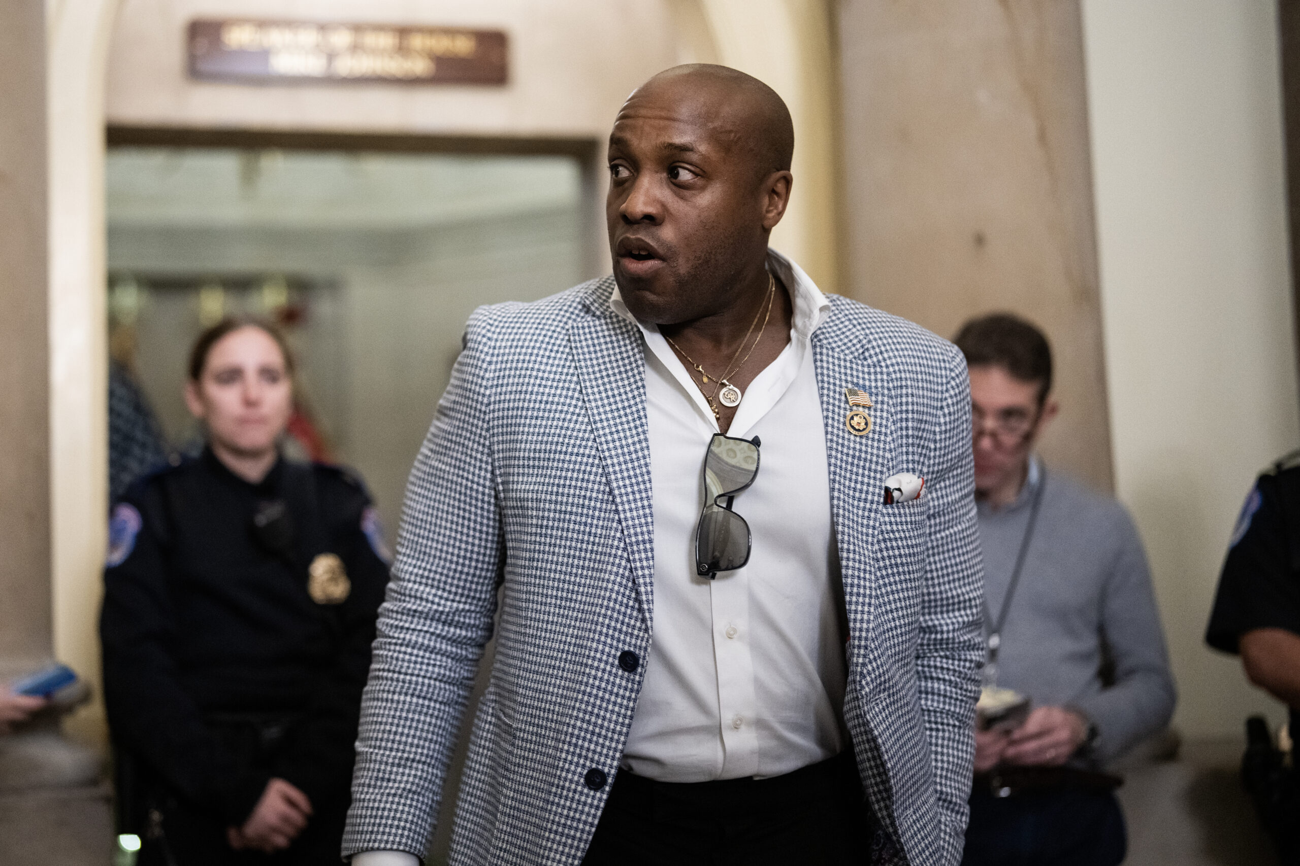 Rep. Wesley Hunt probes how many of New York’s 670K illegal immigrants are on Medicaid