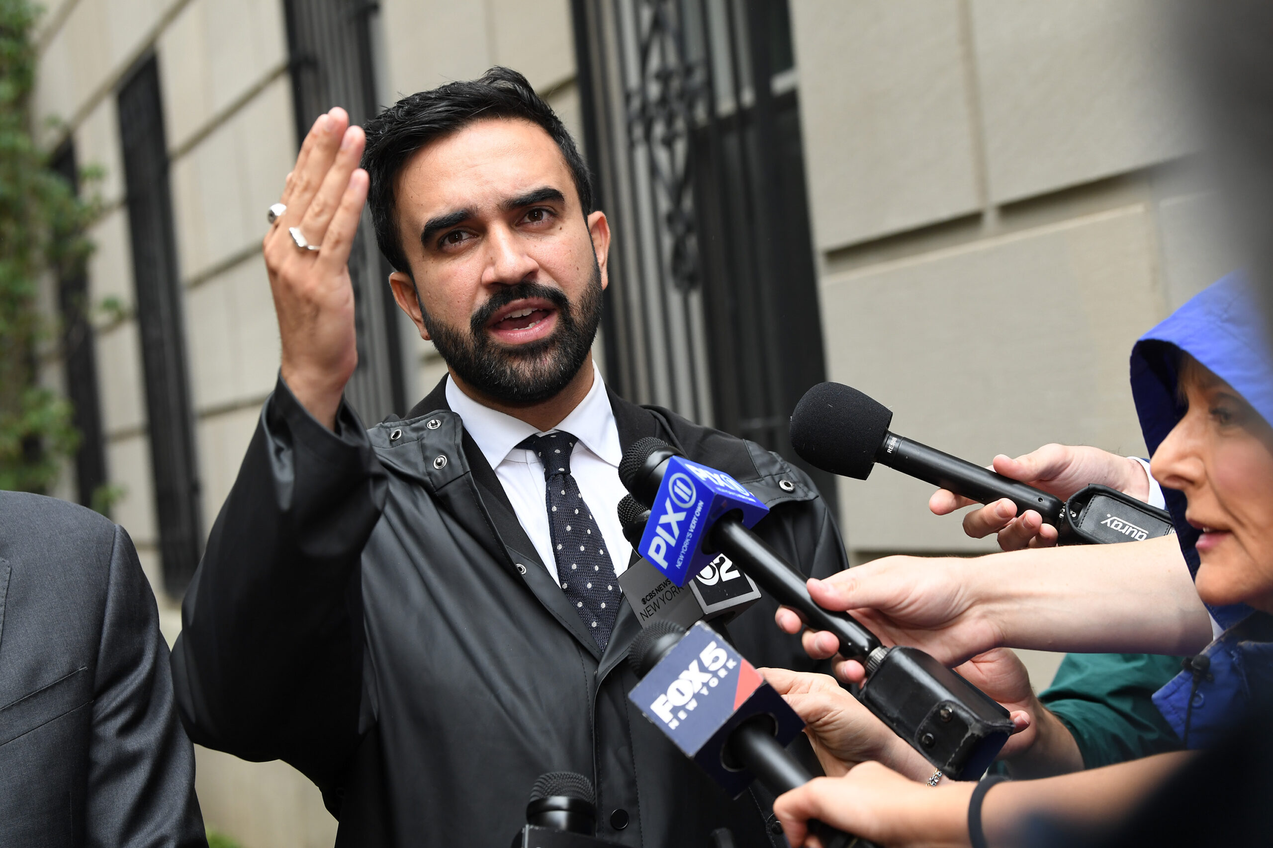 Despite Zohran Mamdani’s past anti-cop stance, socialist still leading NYC mayoral race, poll shows