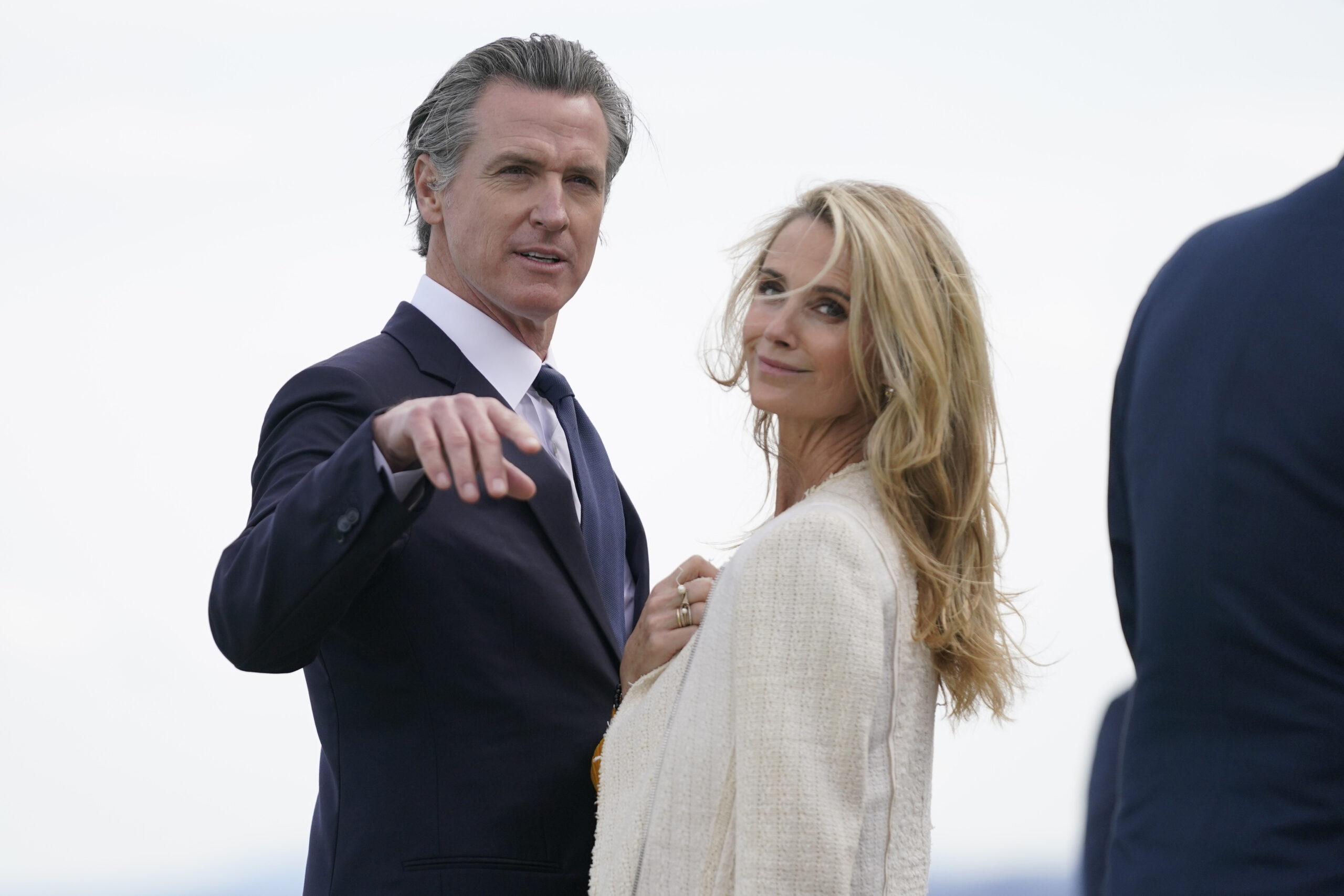 Gavin Newsom’s wife, Jennifer, raking in as much as $300K a year from political mega-donors and nonprofit: Sources