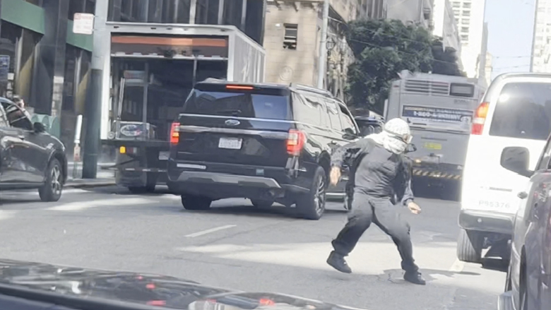 San Francisco mob assaults ICE agents, one keffiyeh-clad perp charged for threatening to ‘stab’ officer, hurt family