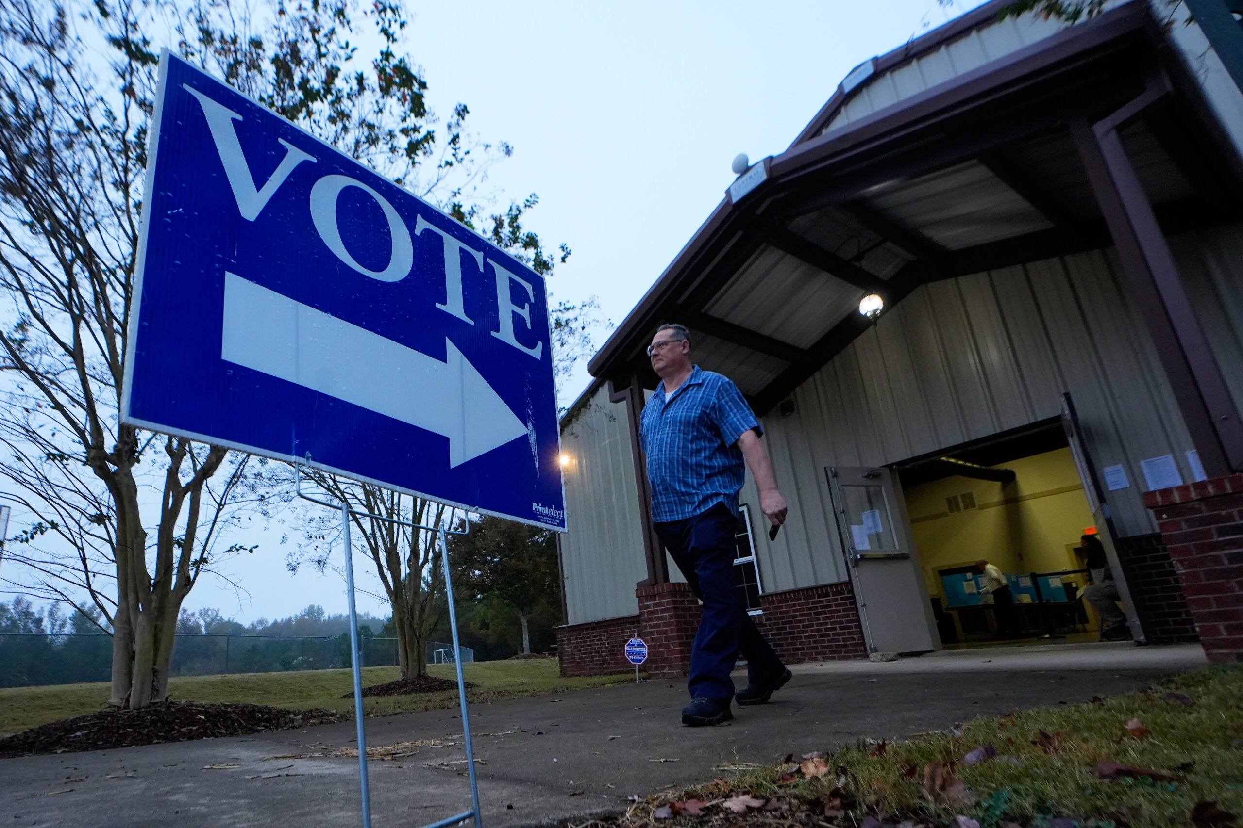Democrats facing crisis as more than 2M voters leave party in four years: analysis