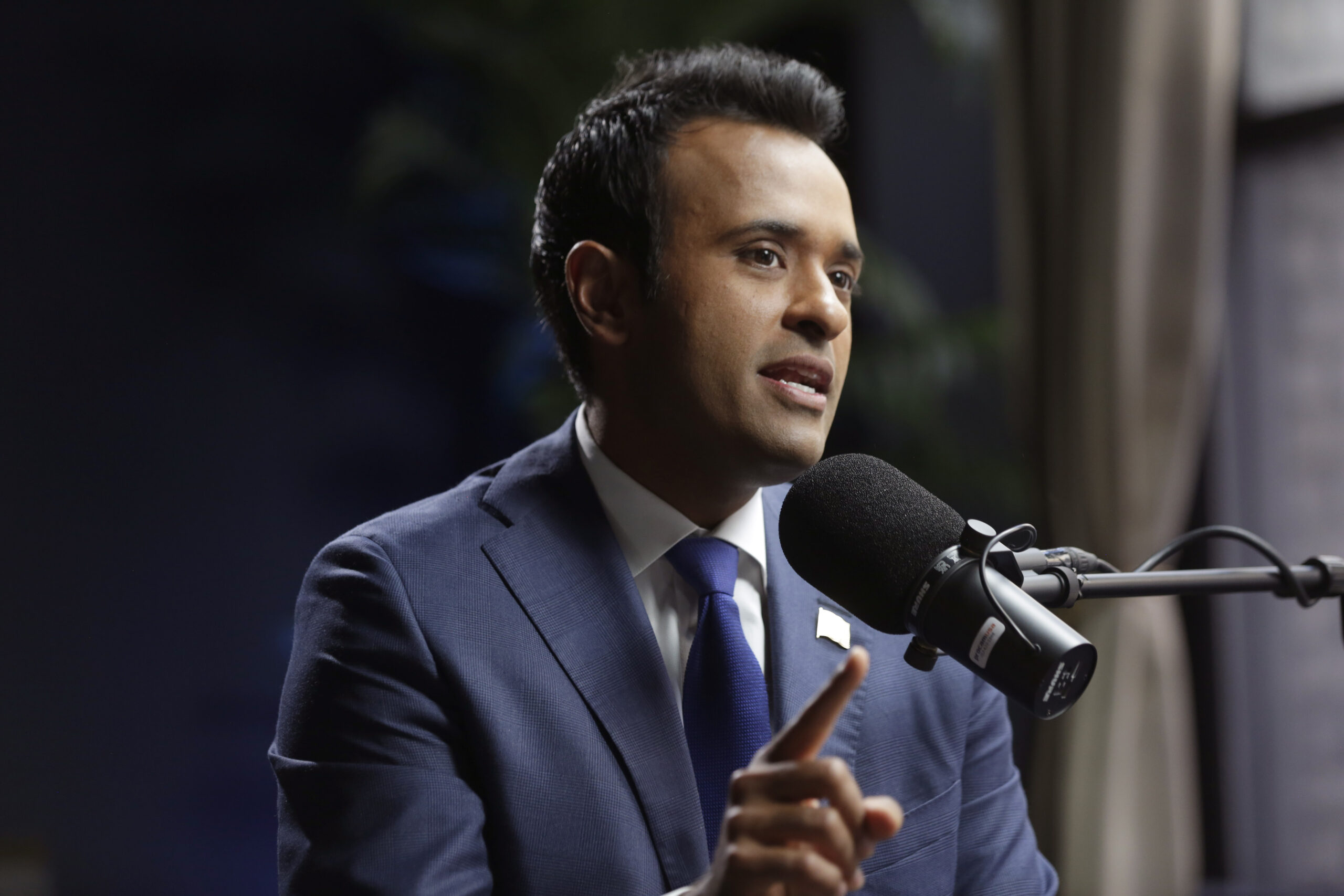 Vivek Ramaswamy tells ‘Pod Force One’ he was offered a cabinet position, dishes on DOGE split with ‘smart’ Elon Musk