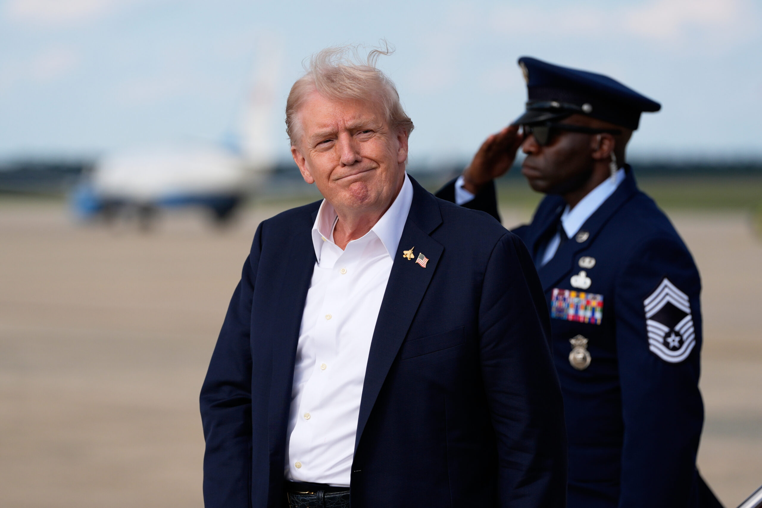 Trump agrees to last-minute meeting with Jeffries, Schumer on government shutdown