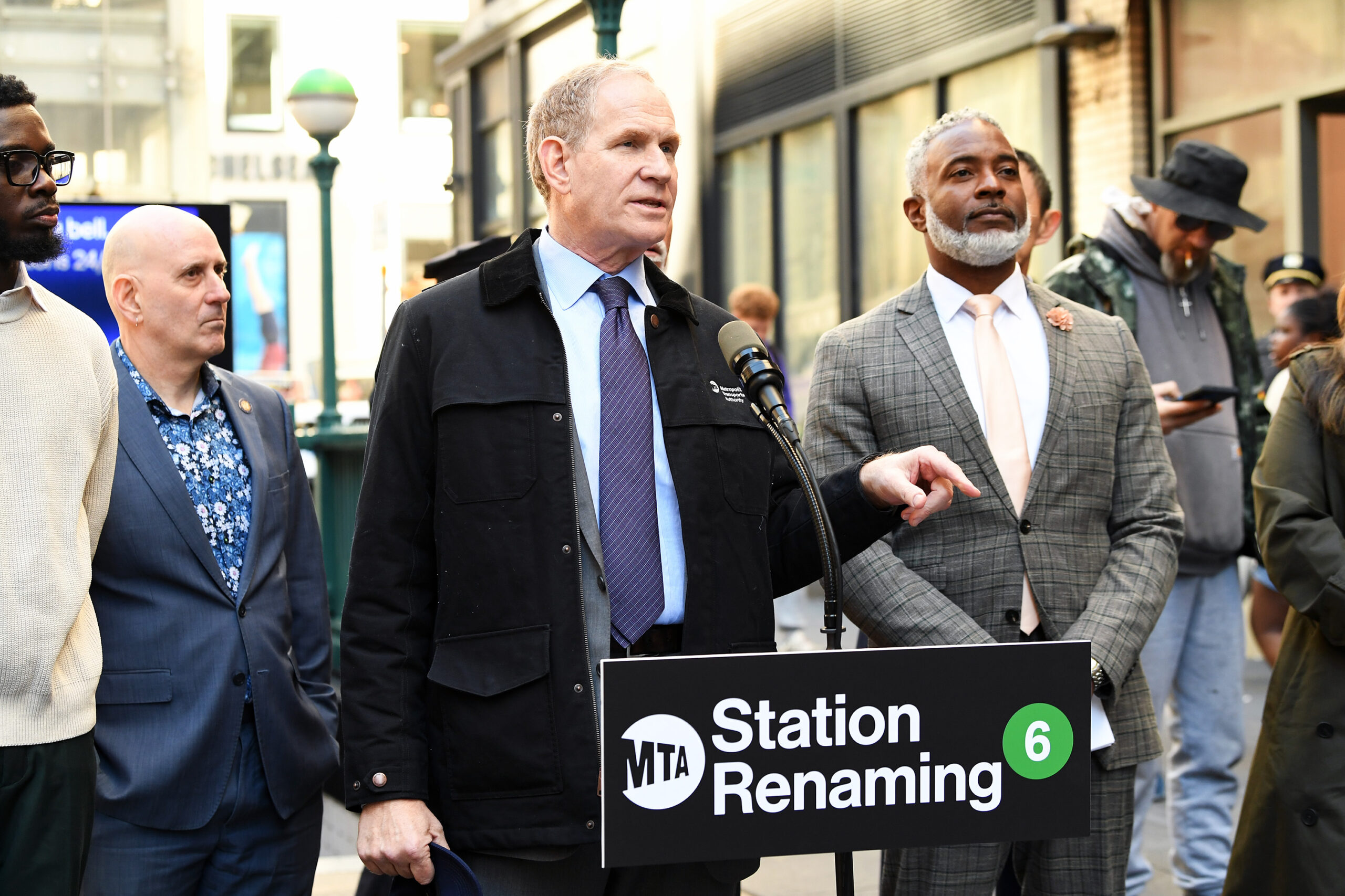 MTA boss Janno Lieber slams Mamdani’s free-bus plan as half-baked — and more expensive than he claims