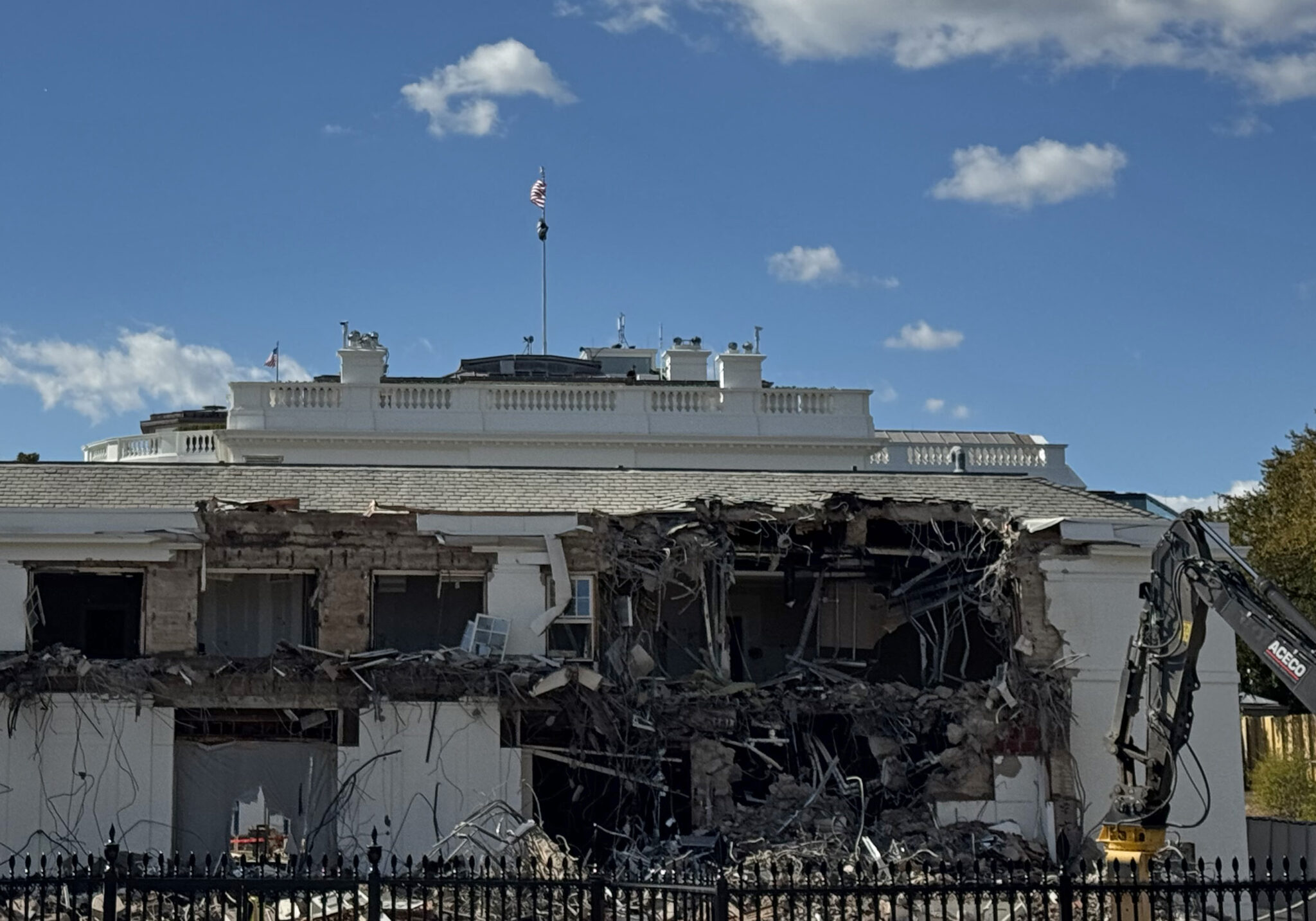 Demolition begins on East Wing of White House for Trump’s new $250 ...
