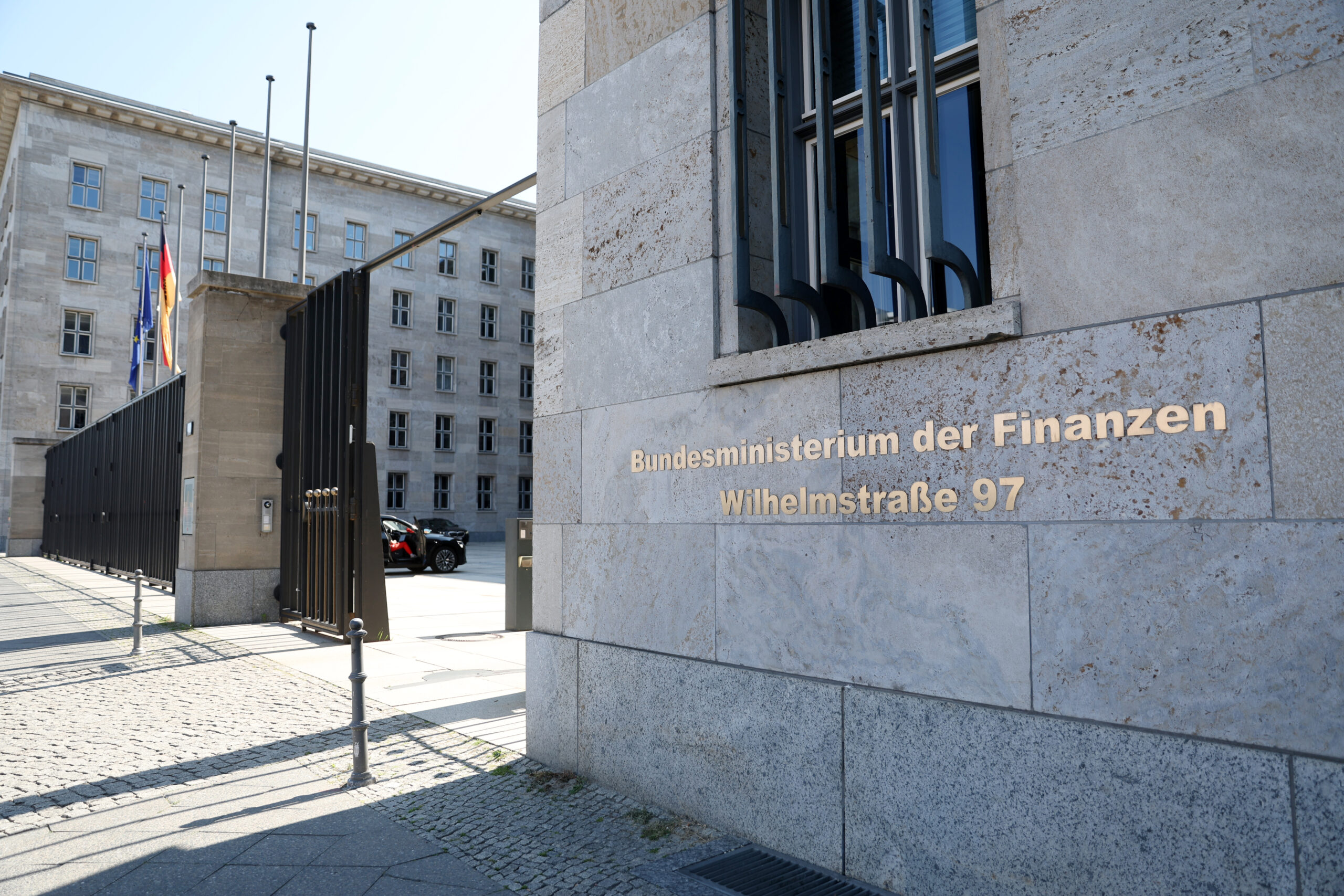 Berlin offers to pay US military employees in Germany until shutdown ends